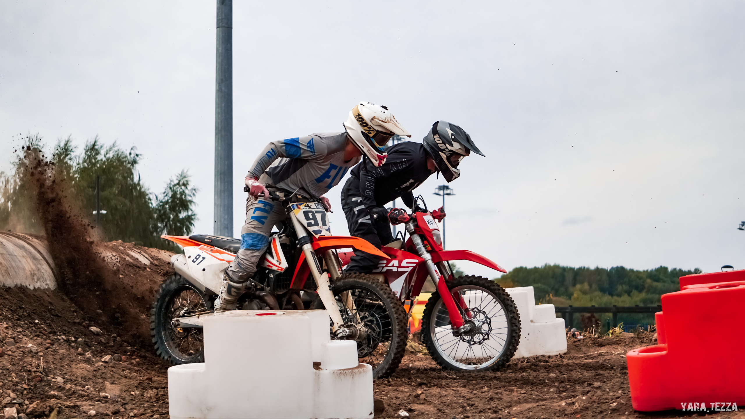 Motocross. Yaratezza production