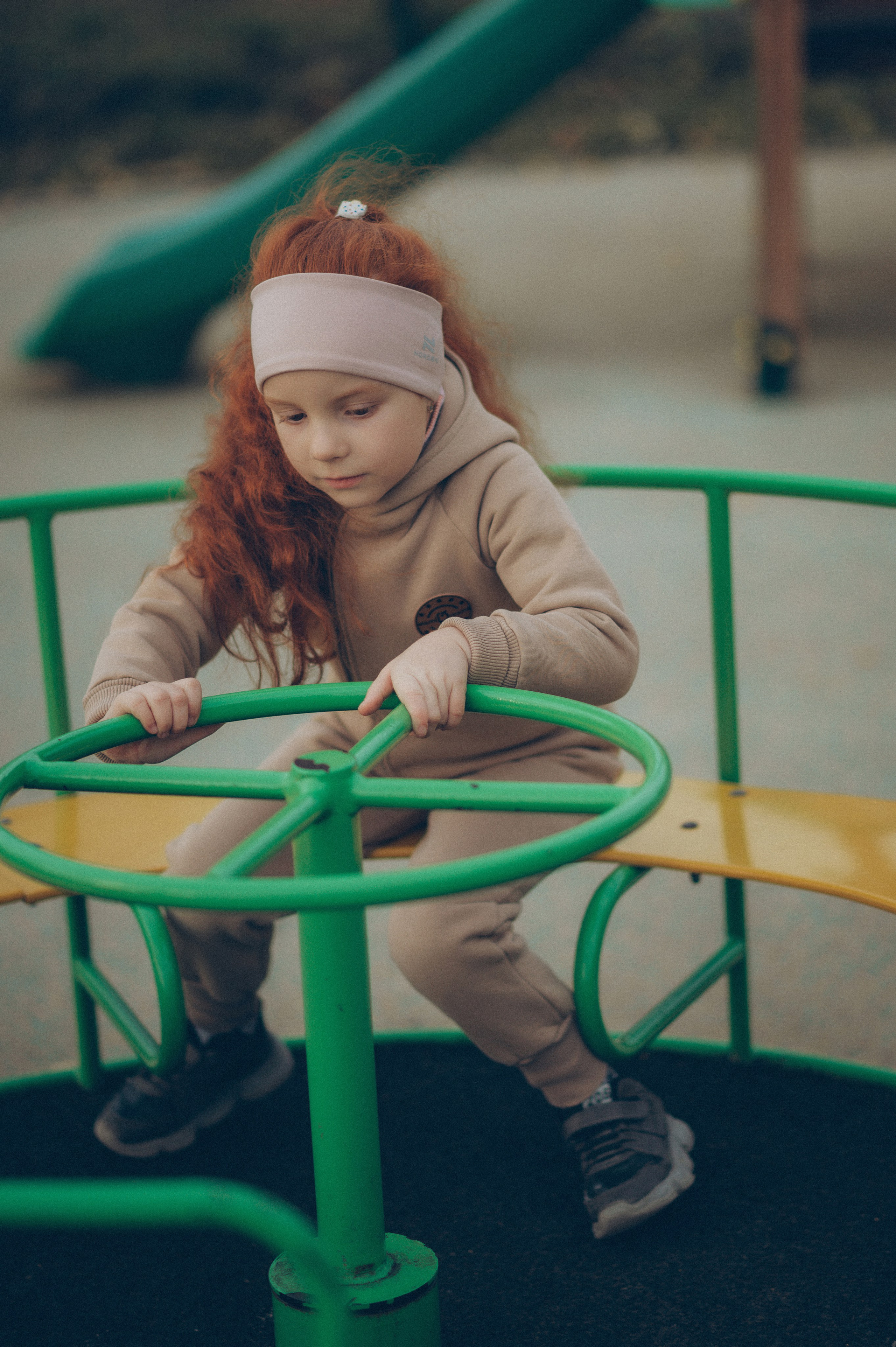 Анюта и Таня. Фотограф, г. Лесной Свердловской области