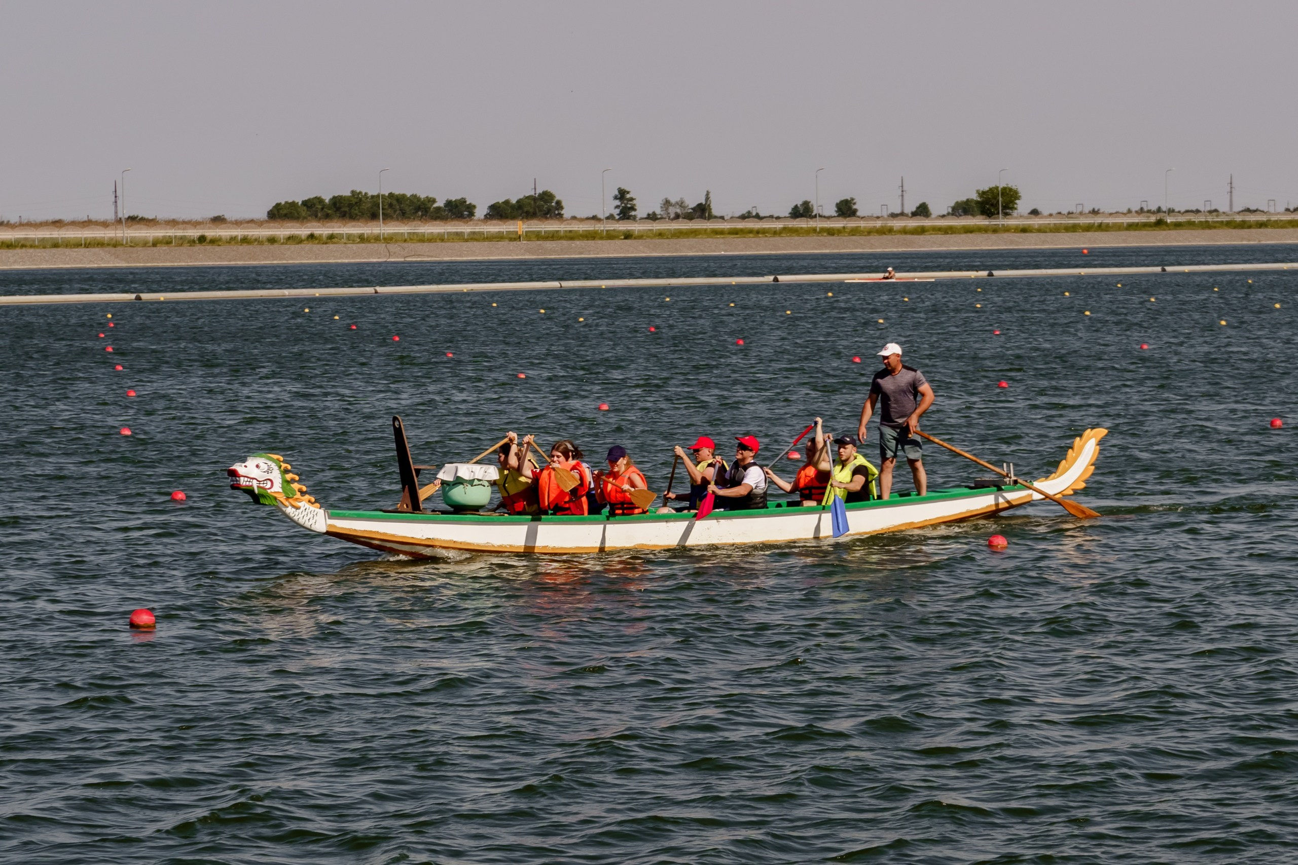 Соревнования на лодках-драконах. Студия событий ДЕЙЗИ. Организация мероприятий. Свадебное агентство в Ростове-на-Дону. Свадебный организатор. Организация свадьбы под ключ