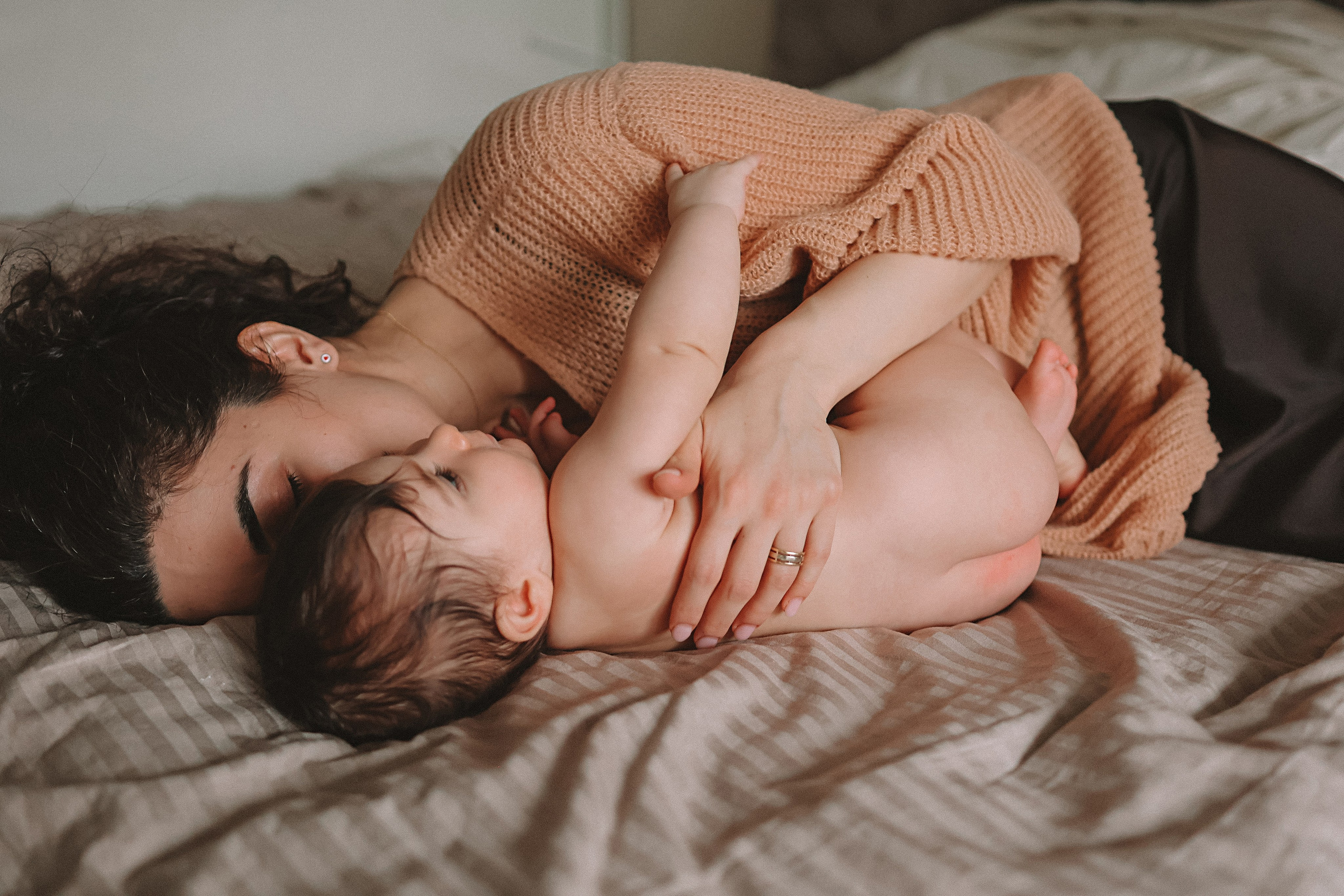 С малышкой. Семейный фотограф Тюмень, фотограф на роды Салмина Мария