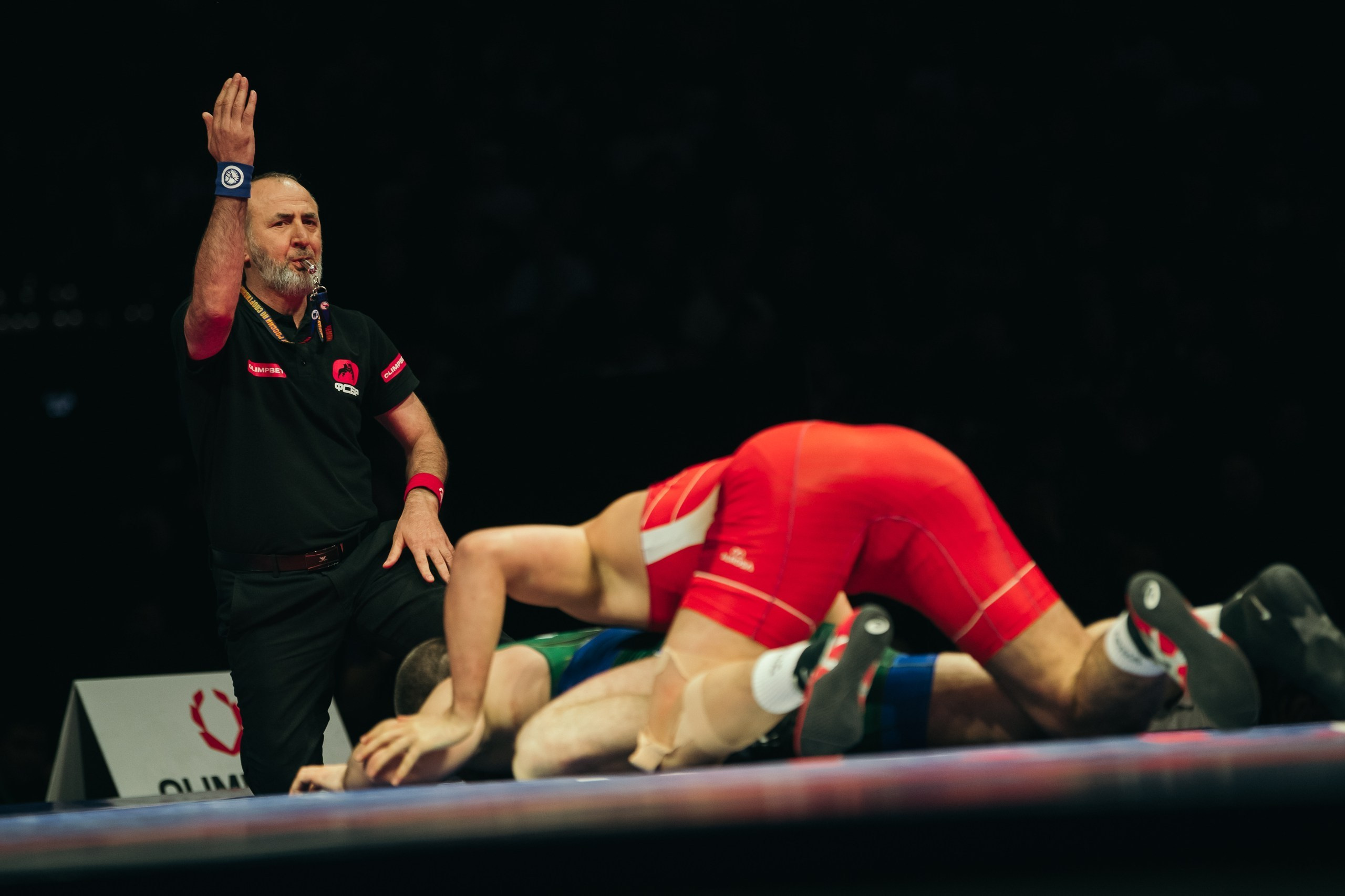 Спортивный фотограф Москва — атака борца, чемпионат России по борьбе