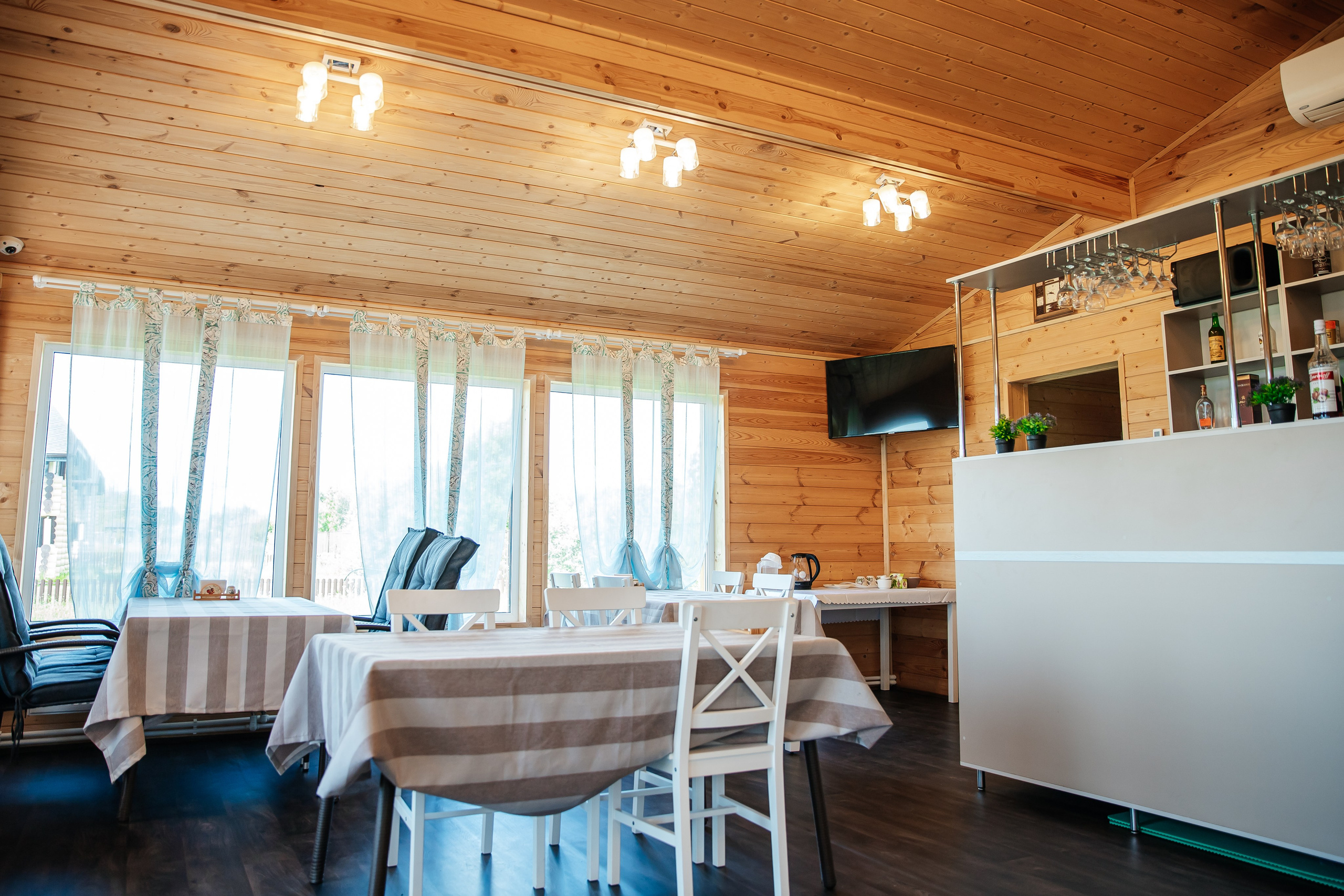 База отдыха в Тверской области. Кафе и развлечения. Фотограф недвижимости и контент-съемки в СПб