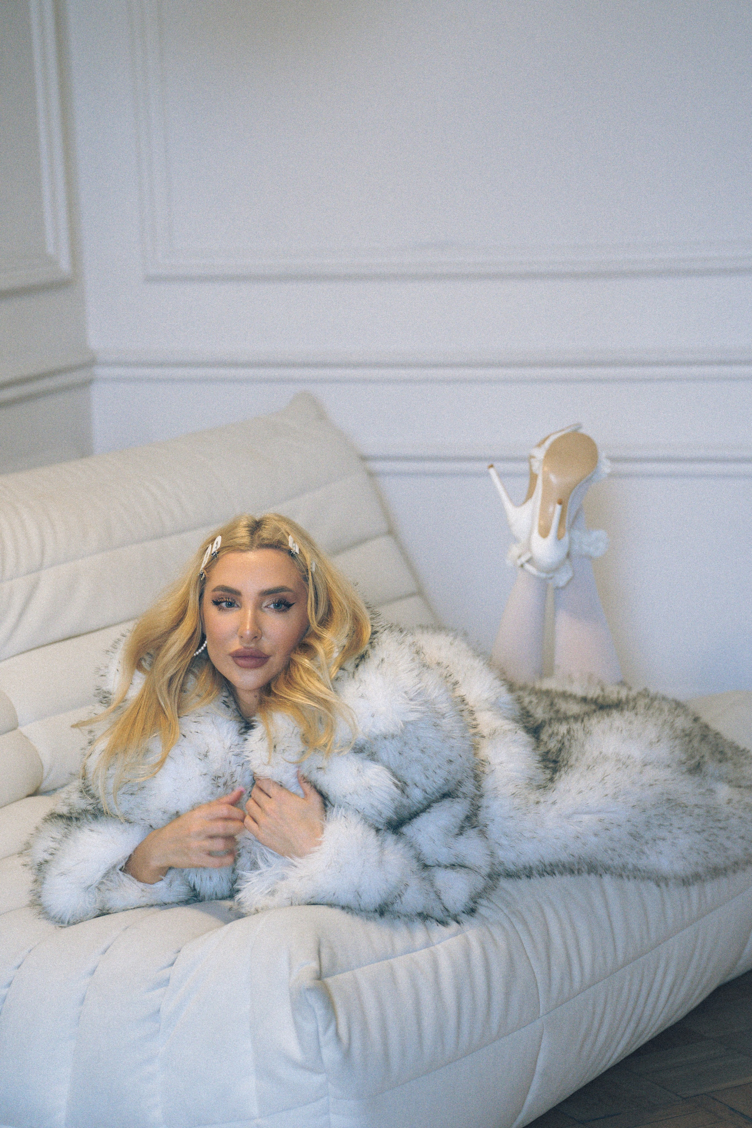 МИНИМАЛИЗМ В СТУДИИ НА ЧЕРНЫШЕВСКОЙ В СТУДИИ С БАЛКОНОМ. Профессиональный фотограф, Санкт-Петербург — Виктория Богомолова