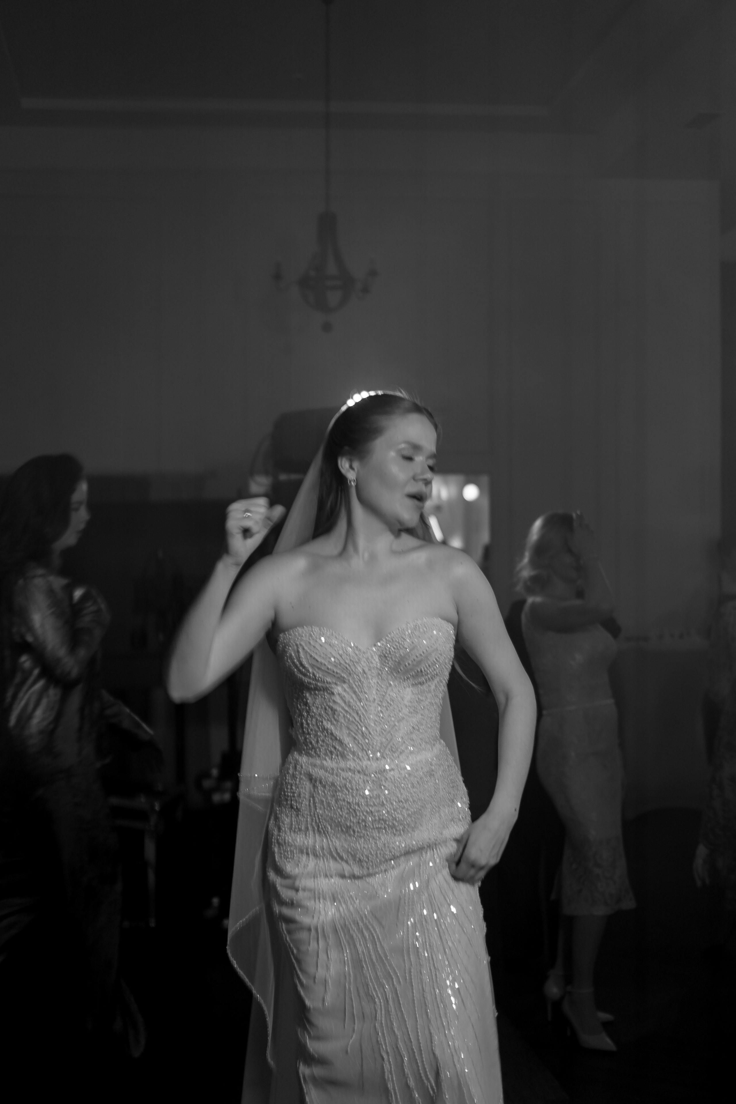 СВАДЕБНАЯ СЬЕМКА СБОРОВ В ОТЕЛЕ И ВЫЕЗД НА ЦЕРЕМОНИЮ (СНЯТО В СИБИРЕ В НИЖНЕВАРТОВСКЕ). Профессиональный фотограф, Санкт-Петербург — Виктория Богомолова