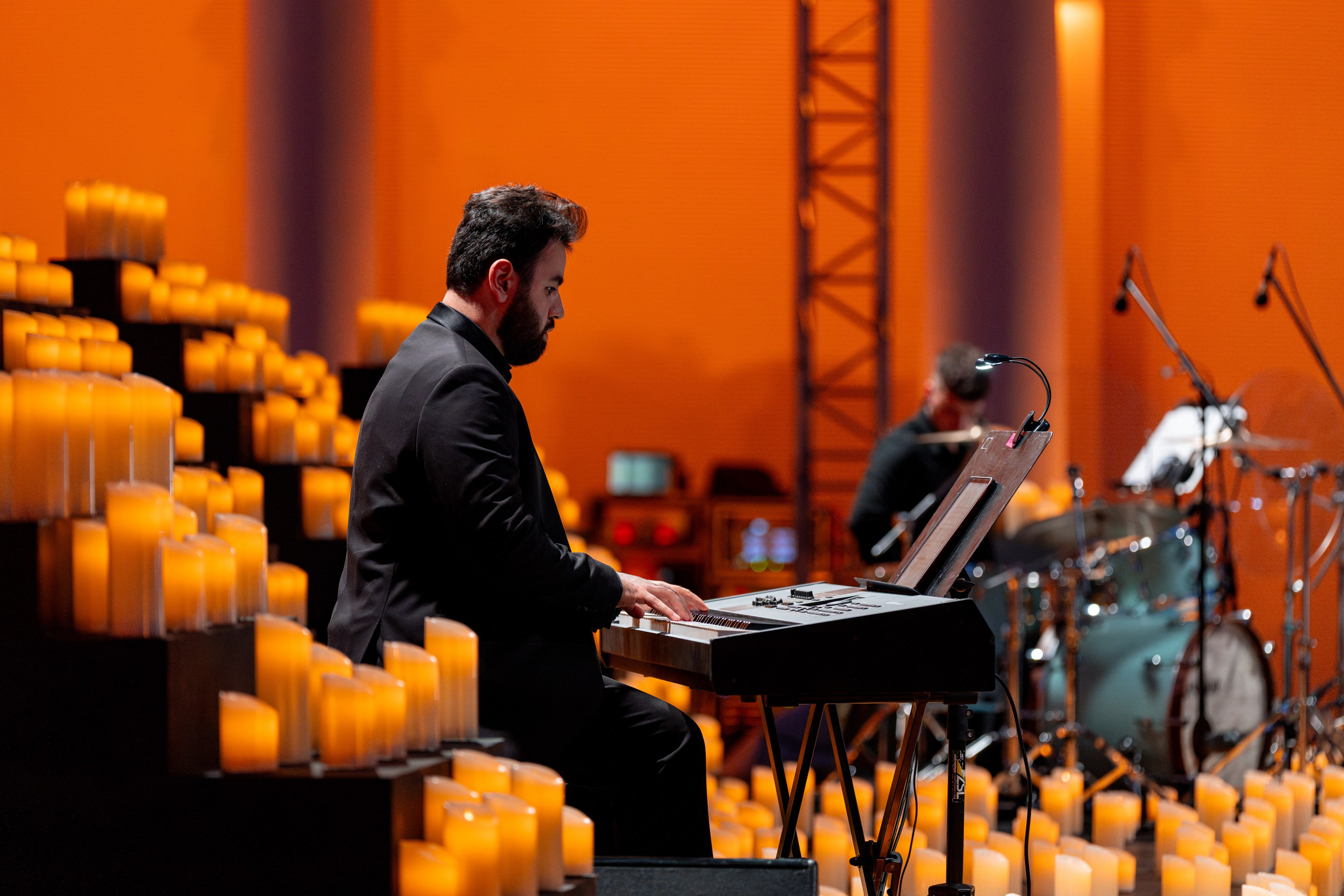 Симфонический оркестр Lumisfera при свечах. Фотограф Никита Комаров