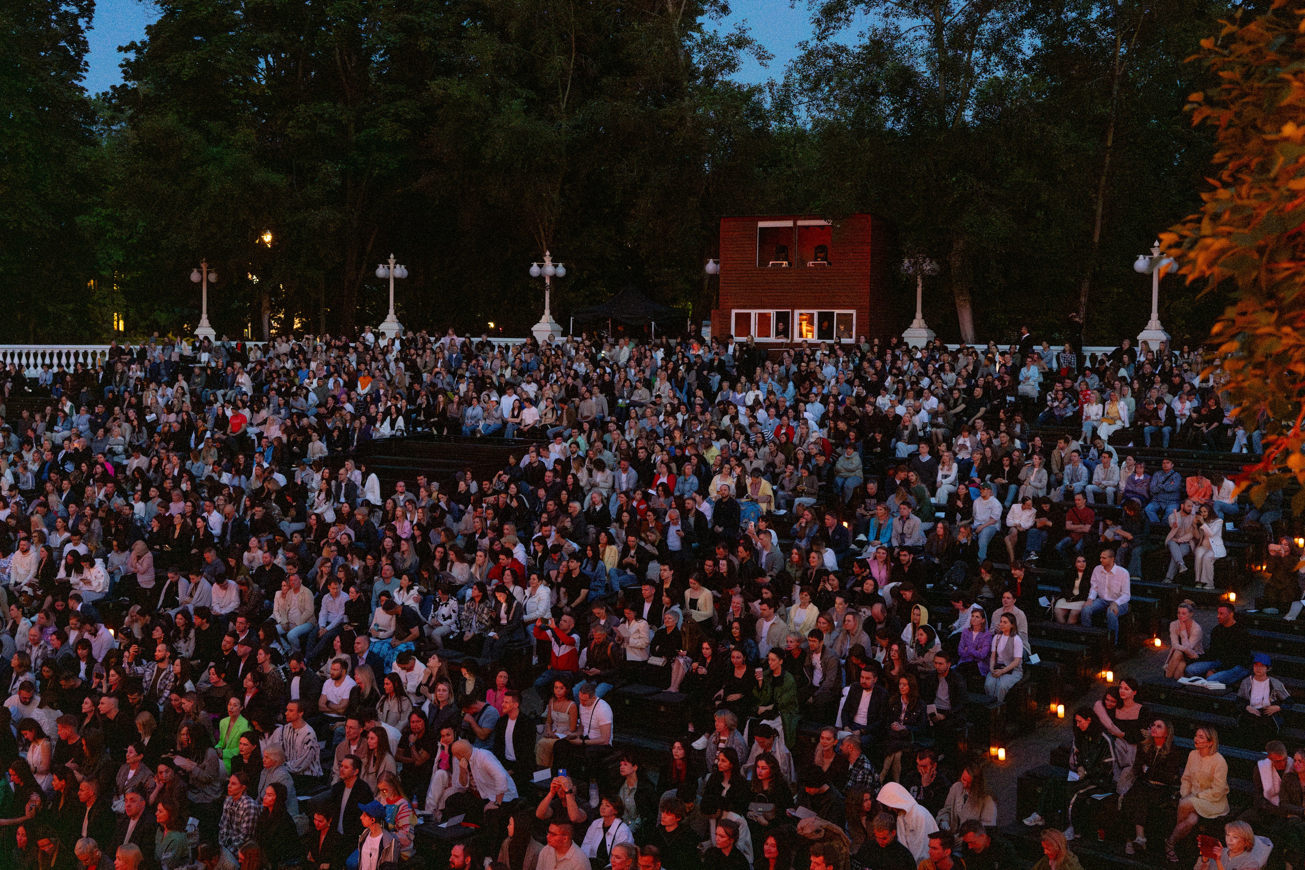 Симфонический оркестр Lumisfera при свечах. Фотограф Никита Комаров