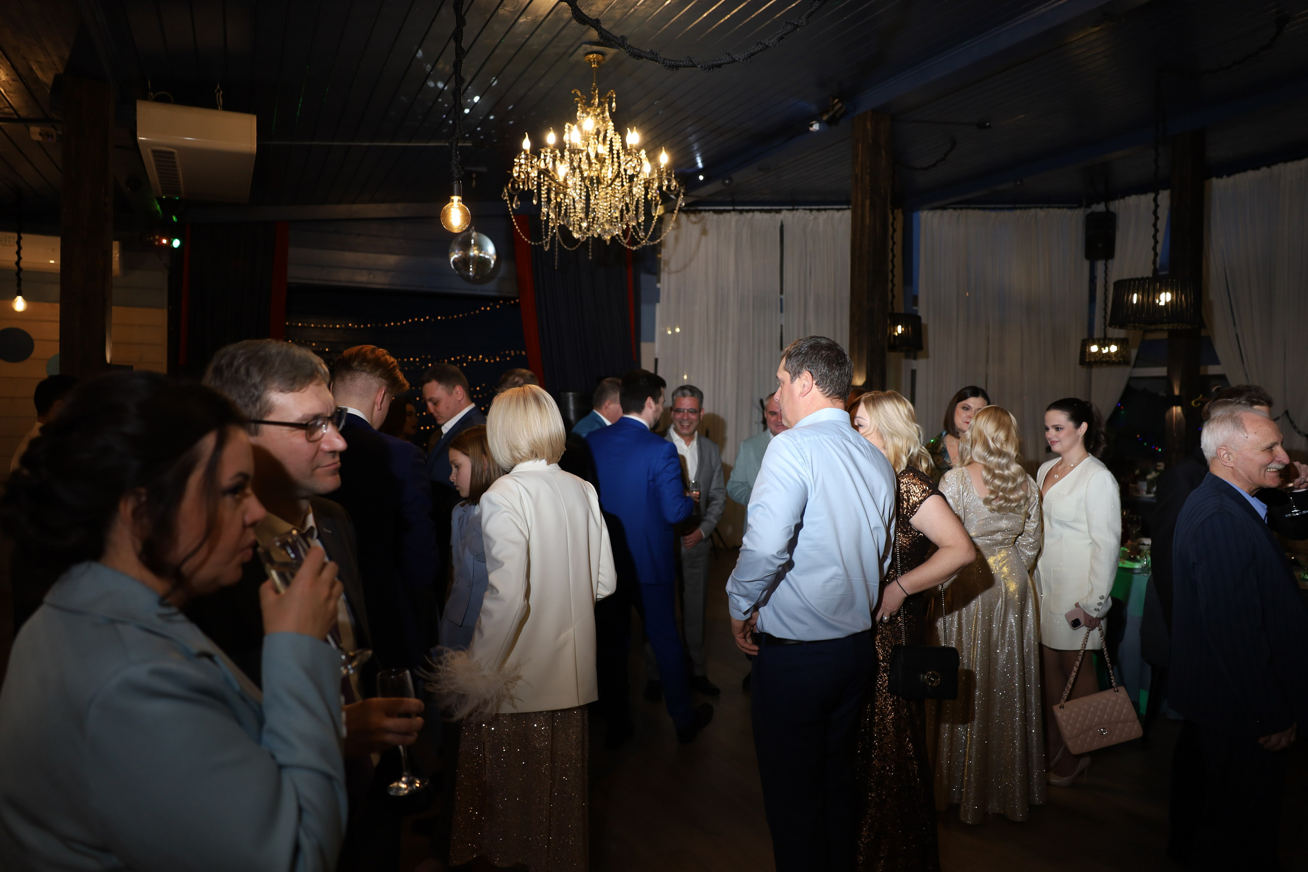 𝒜𝓇𝓉𝑒𝓂 & 𝐿𝓎𝓊𝓈𝓎𝒶 (𝓇𝑒𝓈𝓉𝒶𝓊𝓇𝒶𝓃𝓉). 𝑀𝑜𝓈𝒸𝑜𝓌. Свадебный фотограф в Санкт-Петербурге