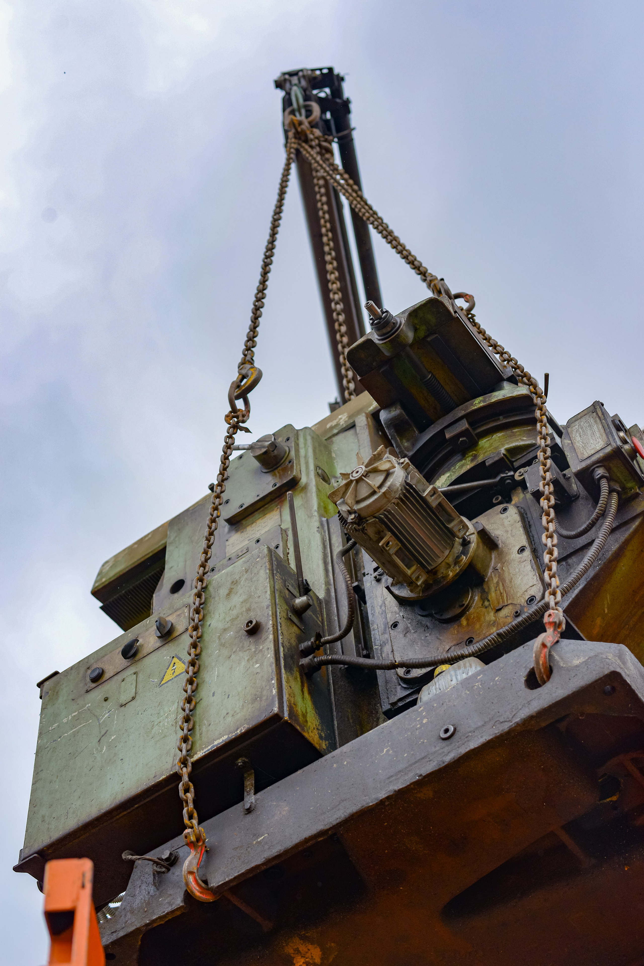 Тех обслуживание нерудных карьеров, строительство ангаров, промышленное строительство, токарные работы, ремонт установок, сеялок, грохотов,. Rystemys Picture