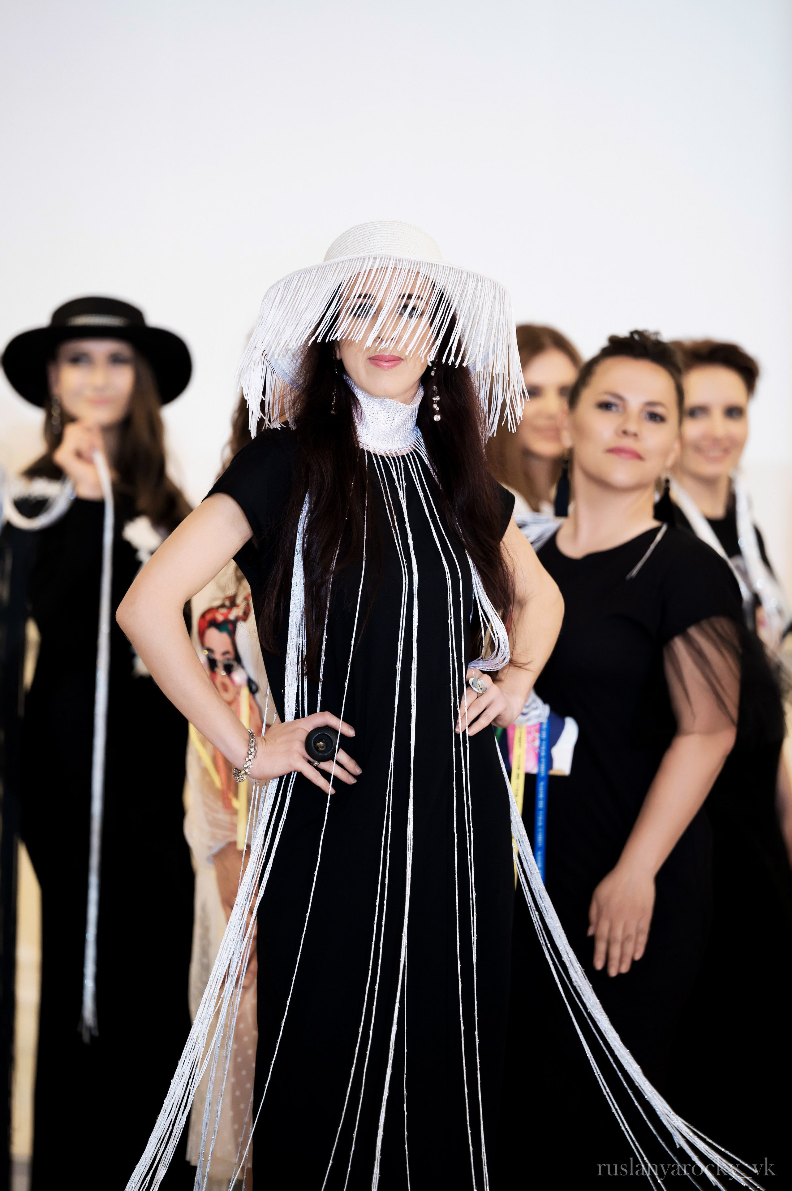 Модный показ. Репортажный фотограф