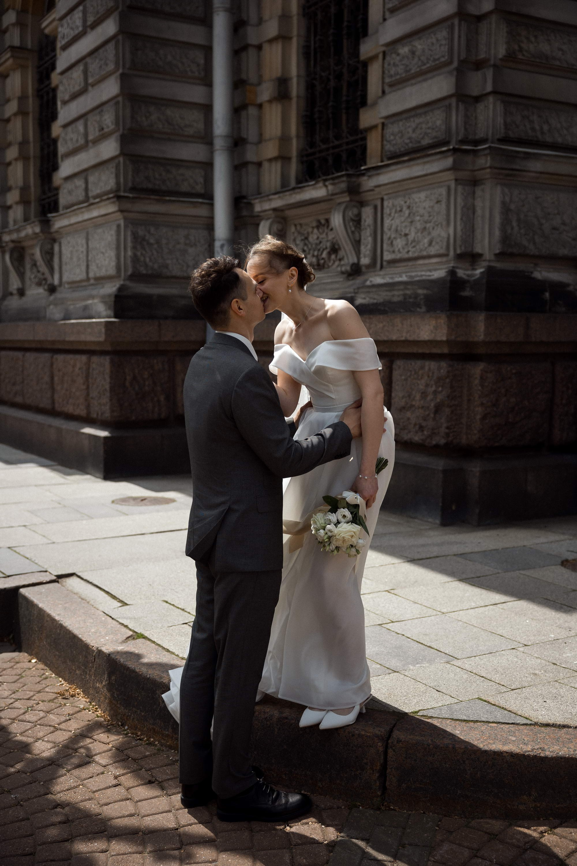 Искренняя любовь. Свадебный фотограф Игорь Брундасов 8PHOTO на свадьбу венчание загс СПб