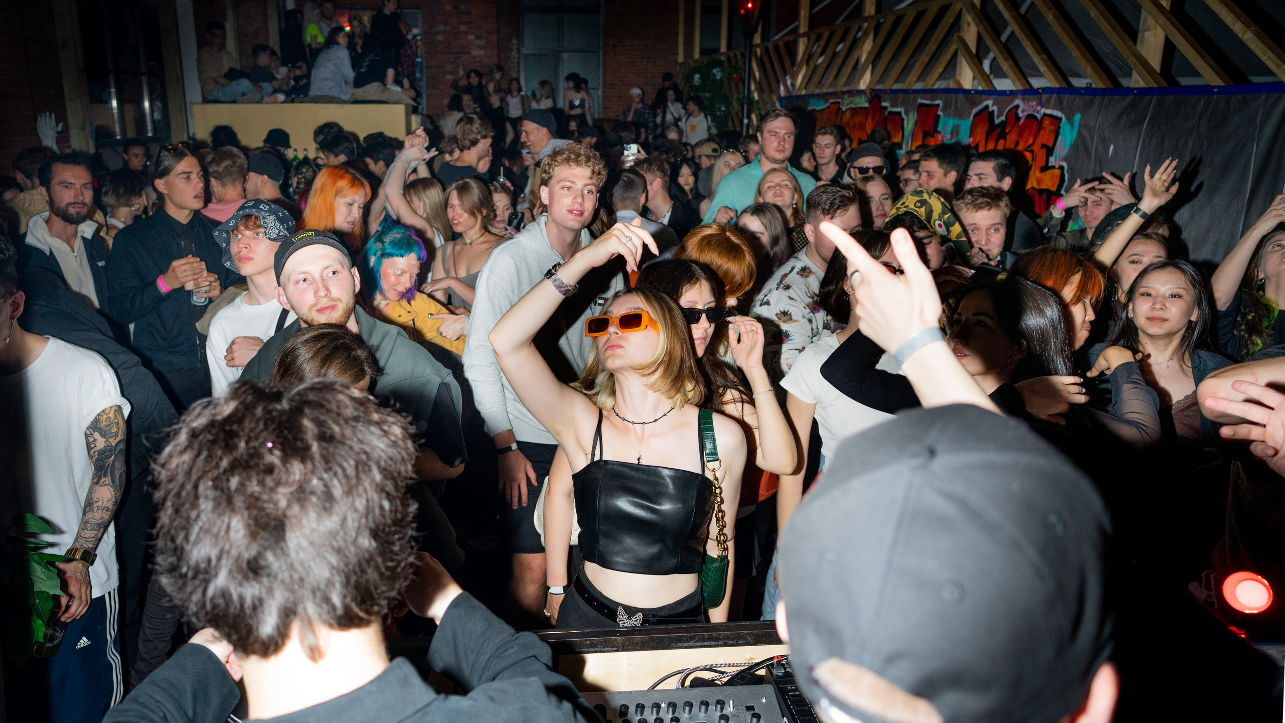 Plast X Vibe Room. Коммерческий и репортажный фотограф в Санкт-Петербурге — Туся Сушка