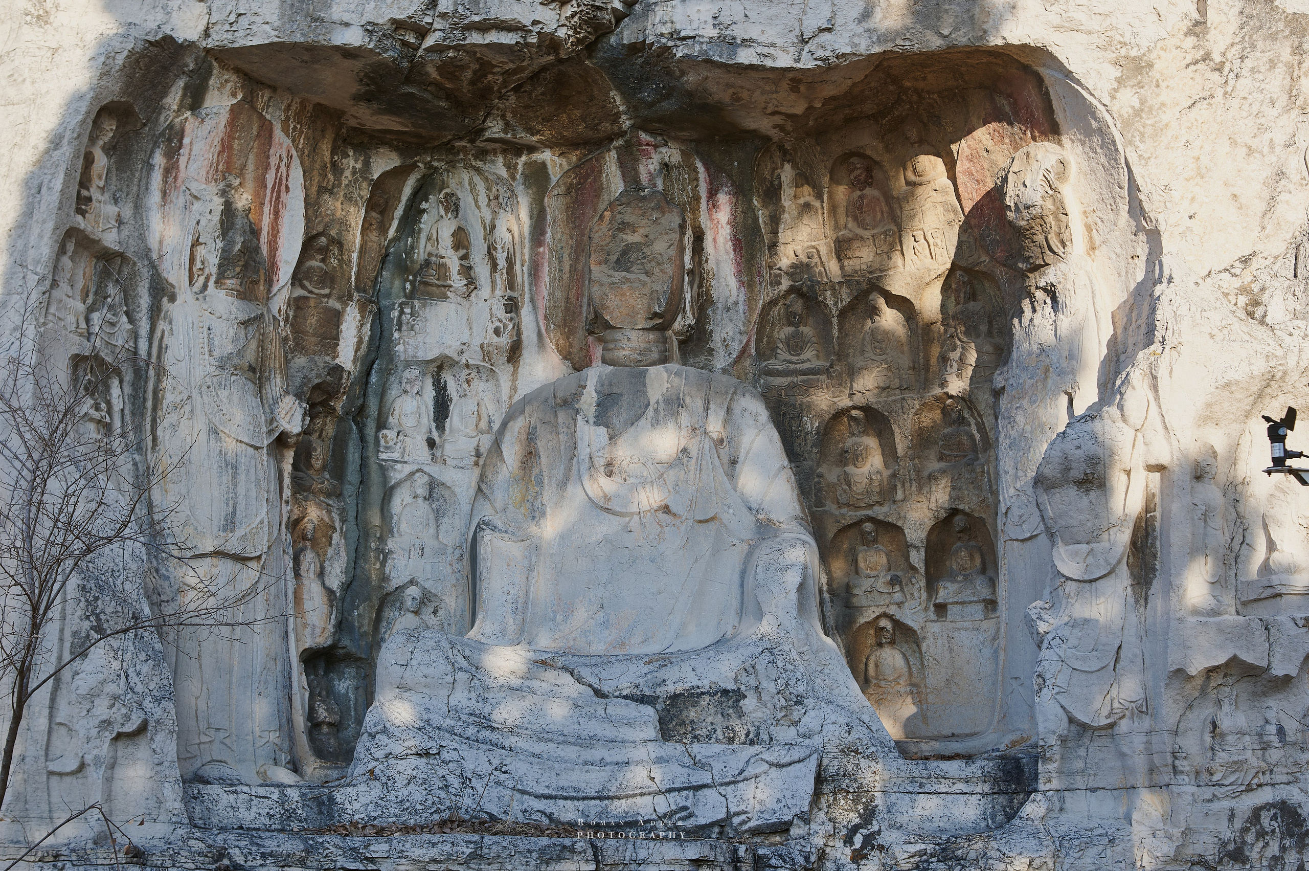 Рассвет на храмовой горе Юнмень. Цинчжоу. Фотограф Роман Адлер