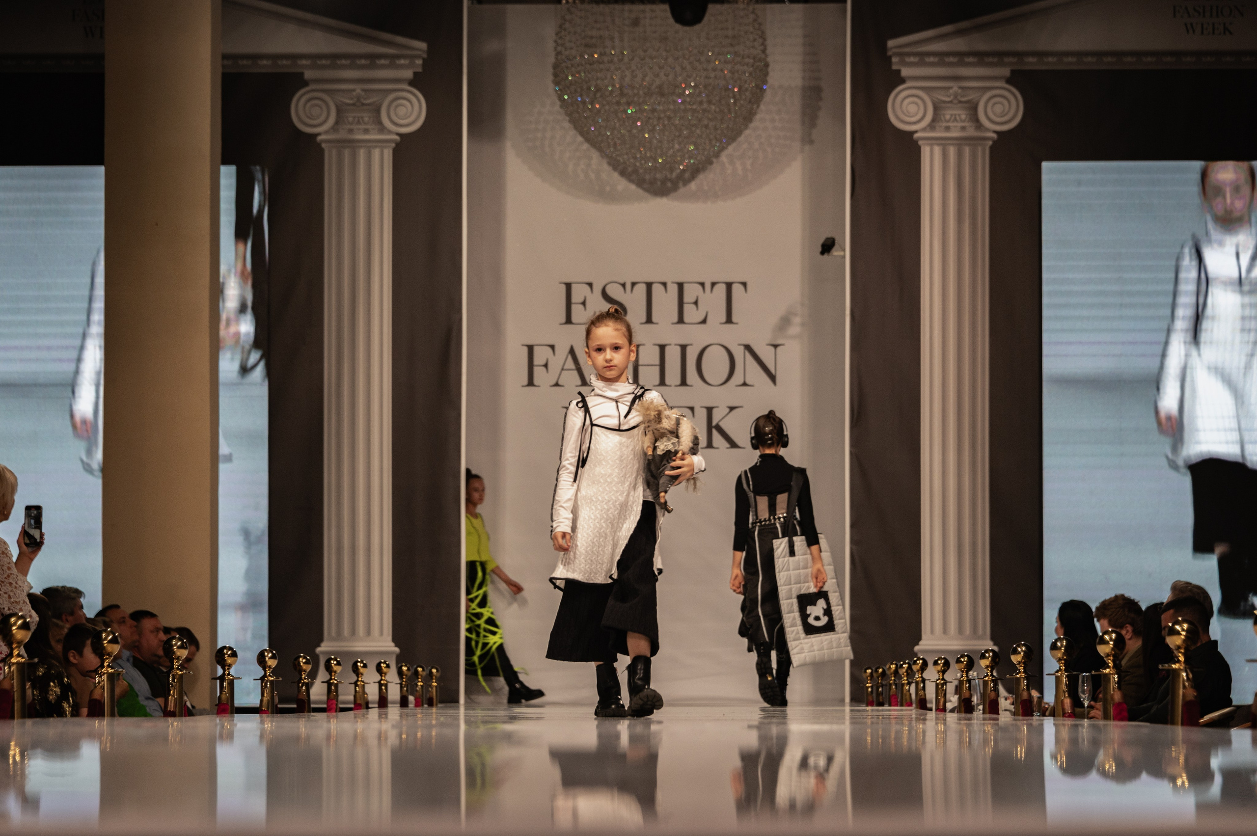 Estet Fashion Week-2023. Фотограф Роман Адлер