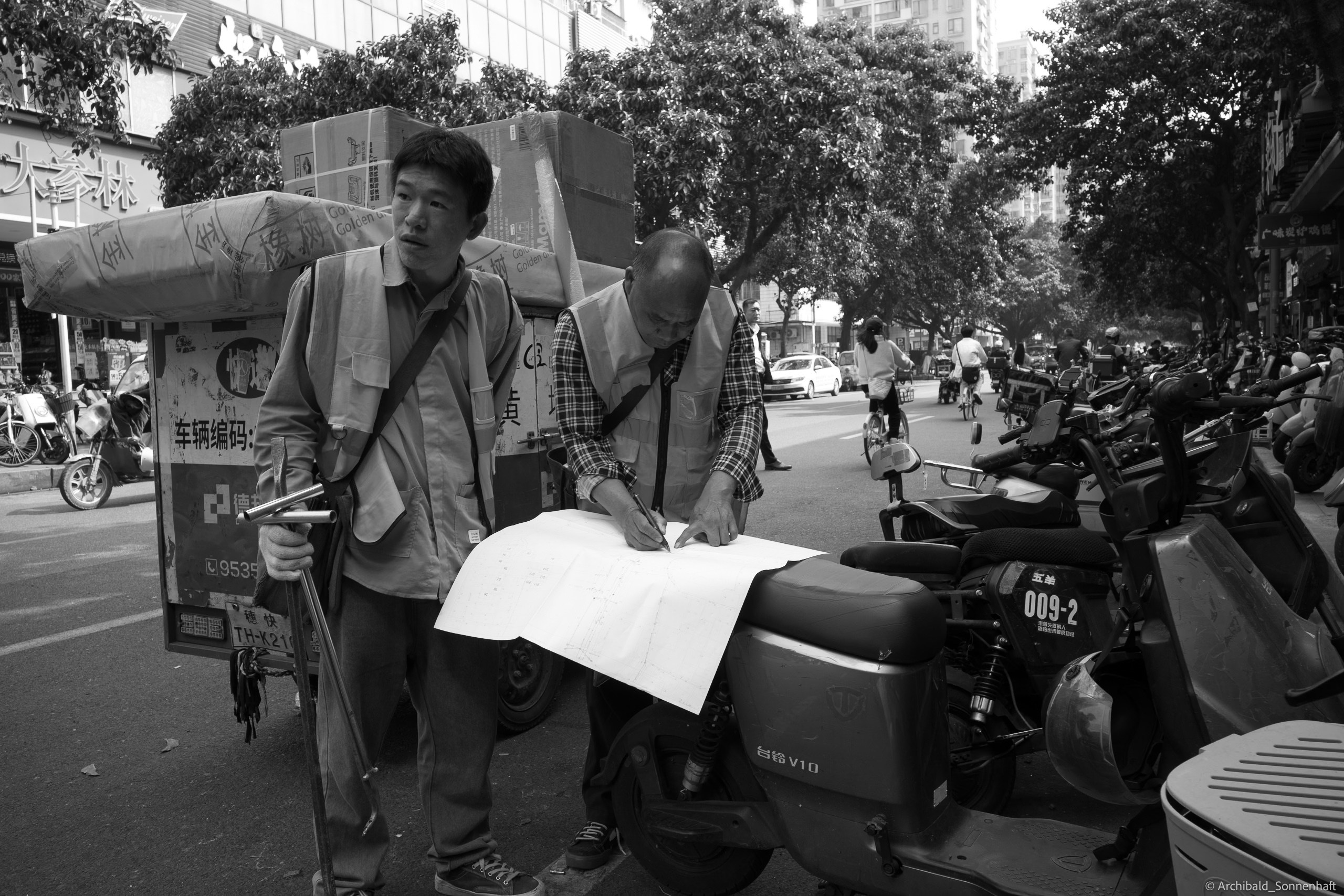 Shipai Urban Village. Photographer in Guangzhou, China. Archibald Sonnenhaft