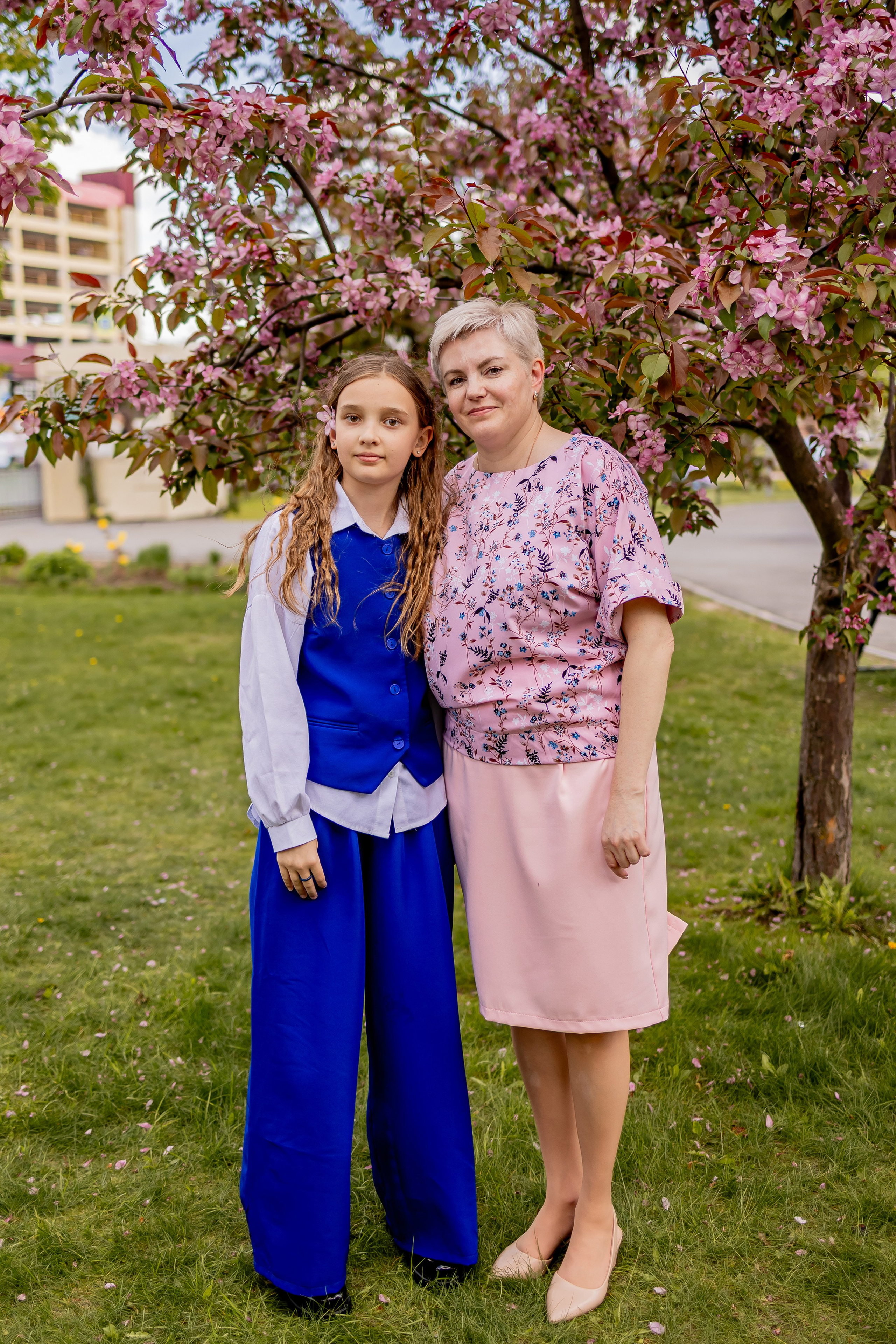 Выпускной в начальной школе на улице. Фотограф и видеограф Москва. Свадебный фотограф, видеограф. Выпускные альбомы. Оживающие альбомы