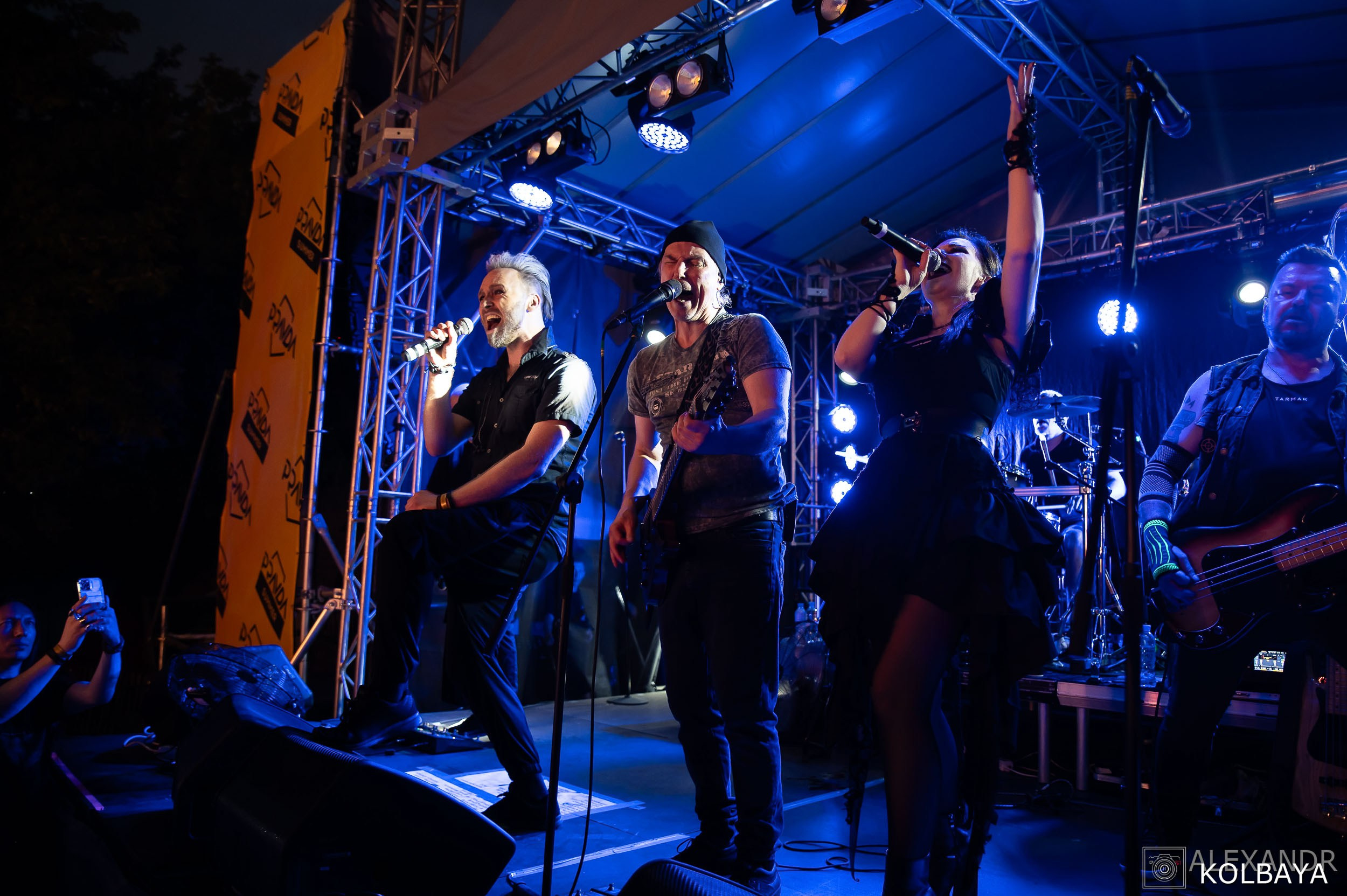 Фоторепортаж с мэшап концерта группы Черный Обелиск 4 июля 2024 года. Концертный и театральный репортажный фотограф в Москве Александр Колбая