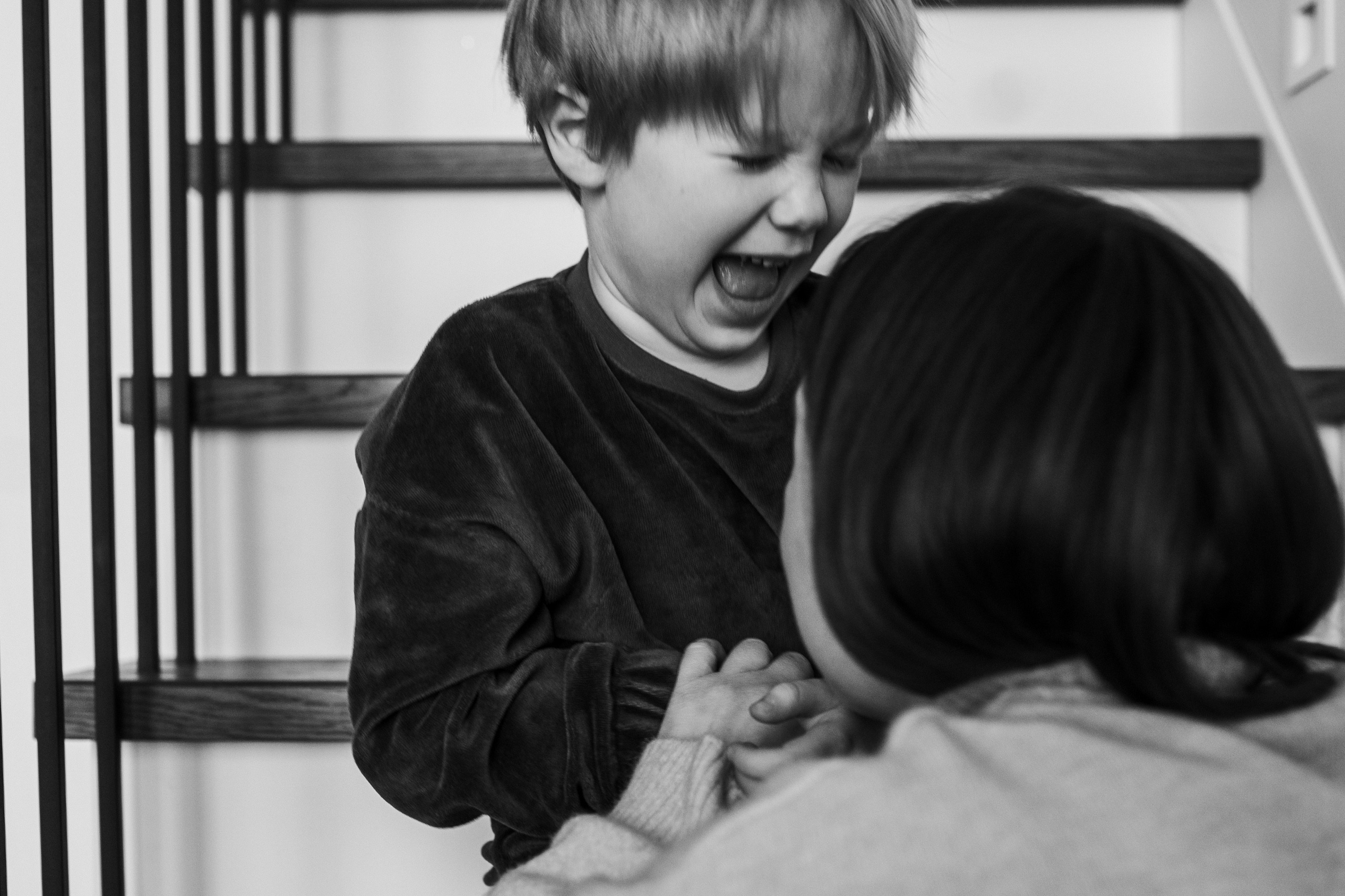 Валентин, Ирина, Евсей, Кира и Агата дома. Семейный и свадебный lifestyle-фотограф в Москве Мария Петрова