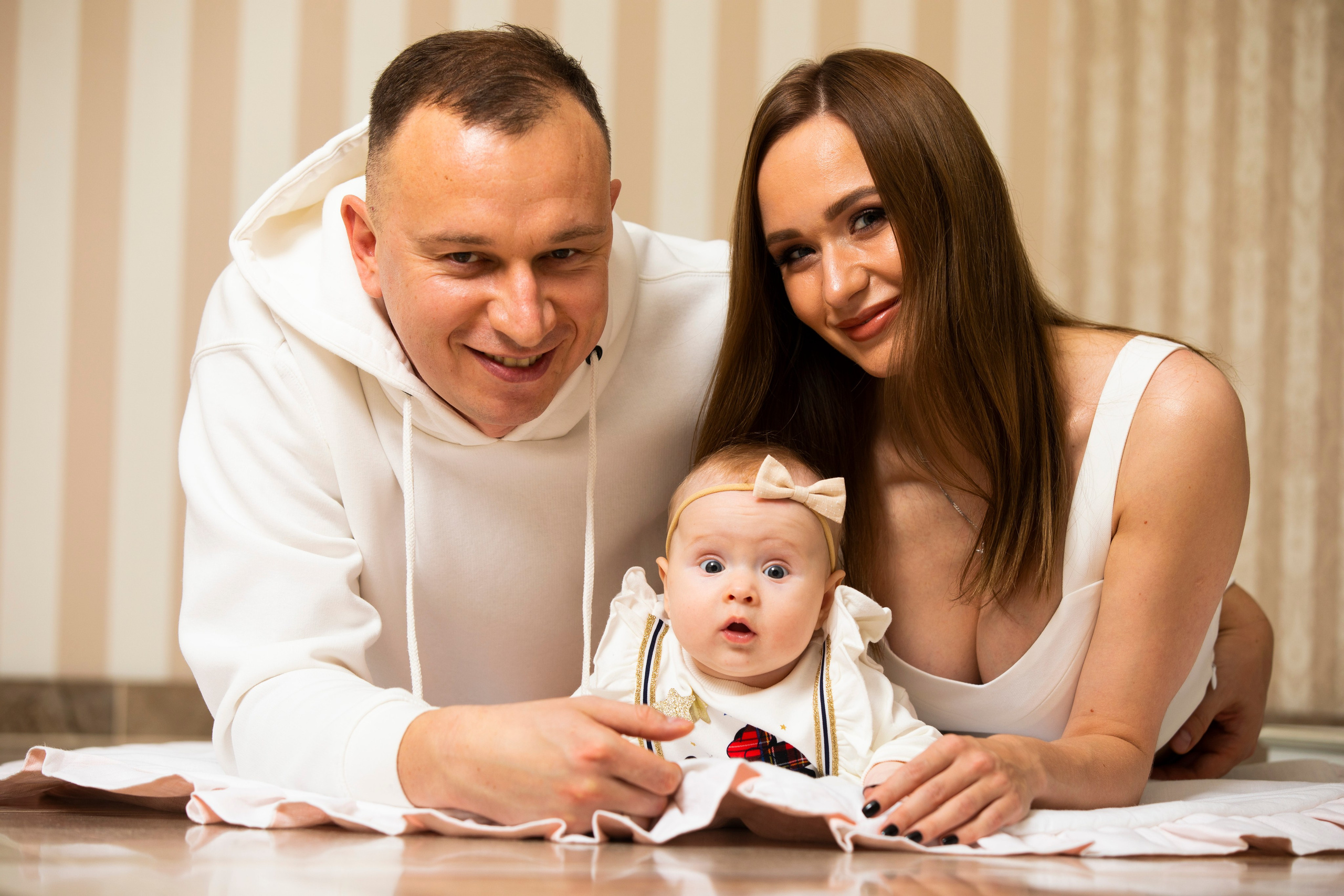 Семейные фото у Вас дома «Ася Игорь Алина ". ФОТОХУДОЖНИК