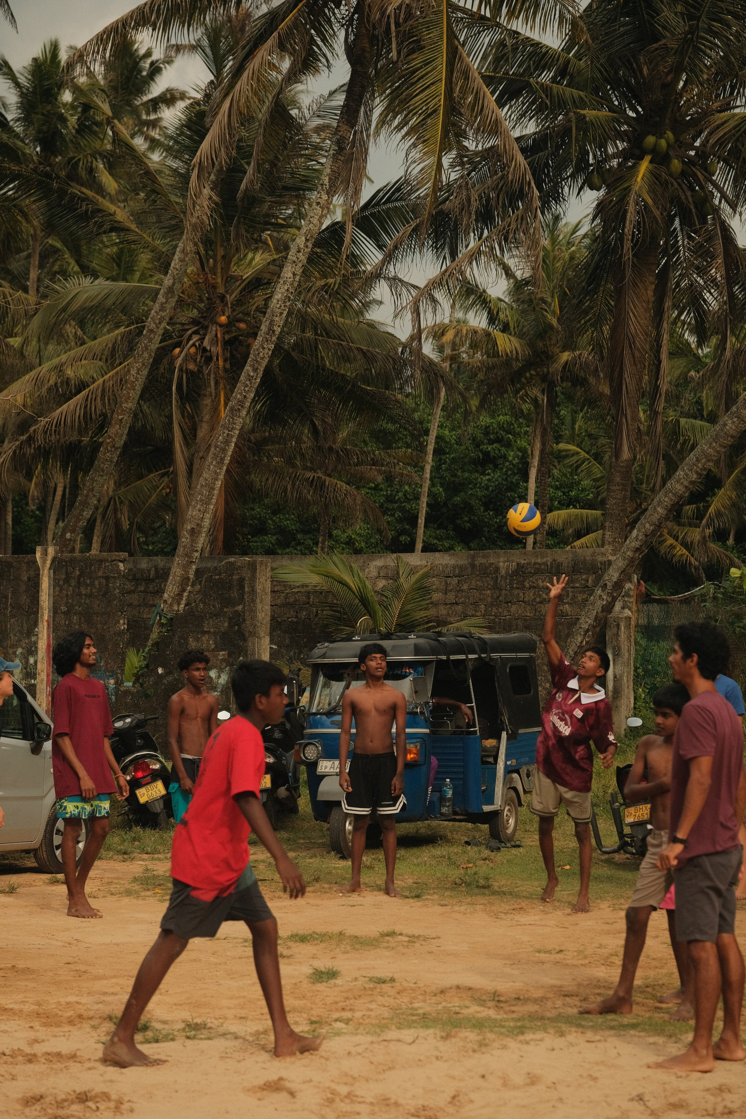 Volunteers. Creative travel photographer — Berg Daria
