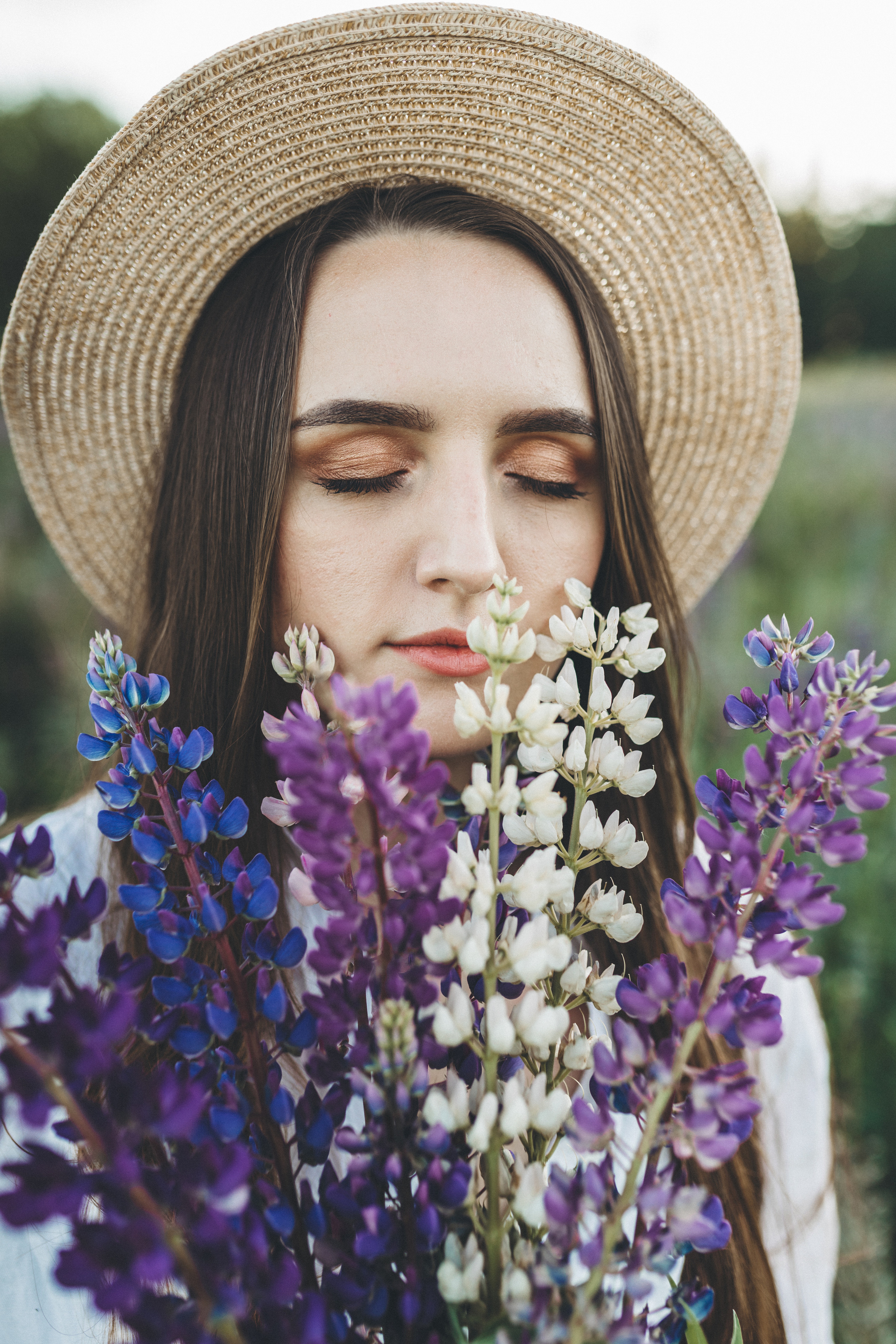 Прогулка по люпиновому полю с Лешей, Кристиной и Мишенькой. Мария Беседина. Фотография о любви