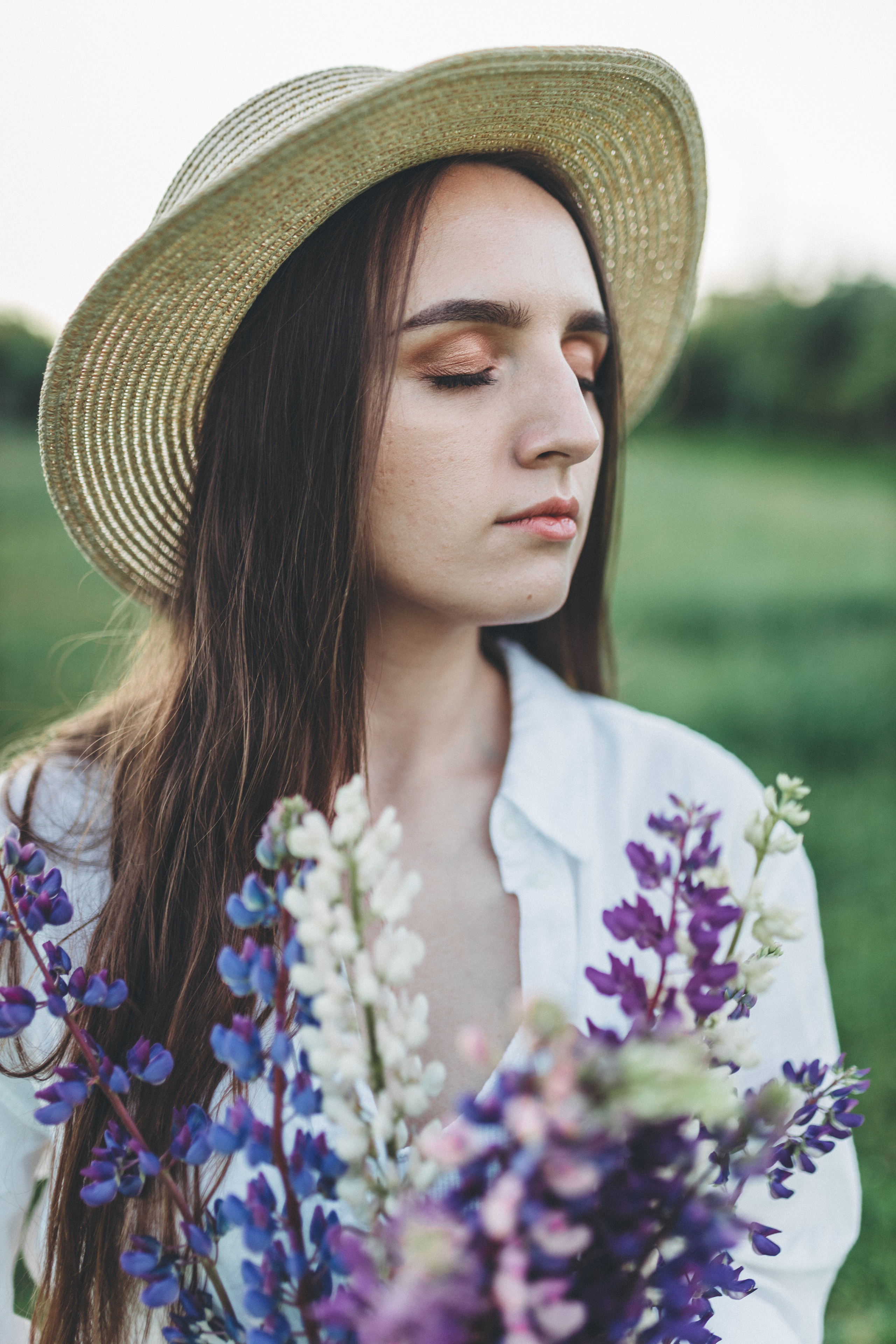 Прогулка по люпиновому полю с Лешей, Кристиной и Мишенькой. Мария Беседина. Фотография о любви