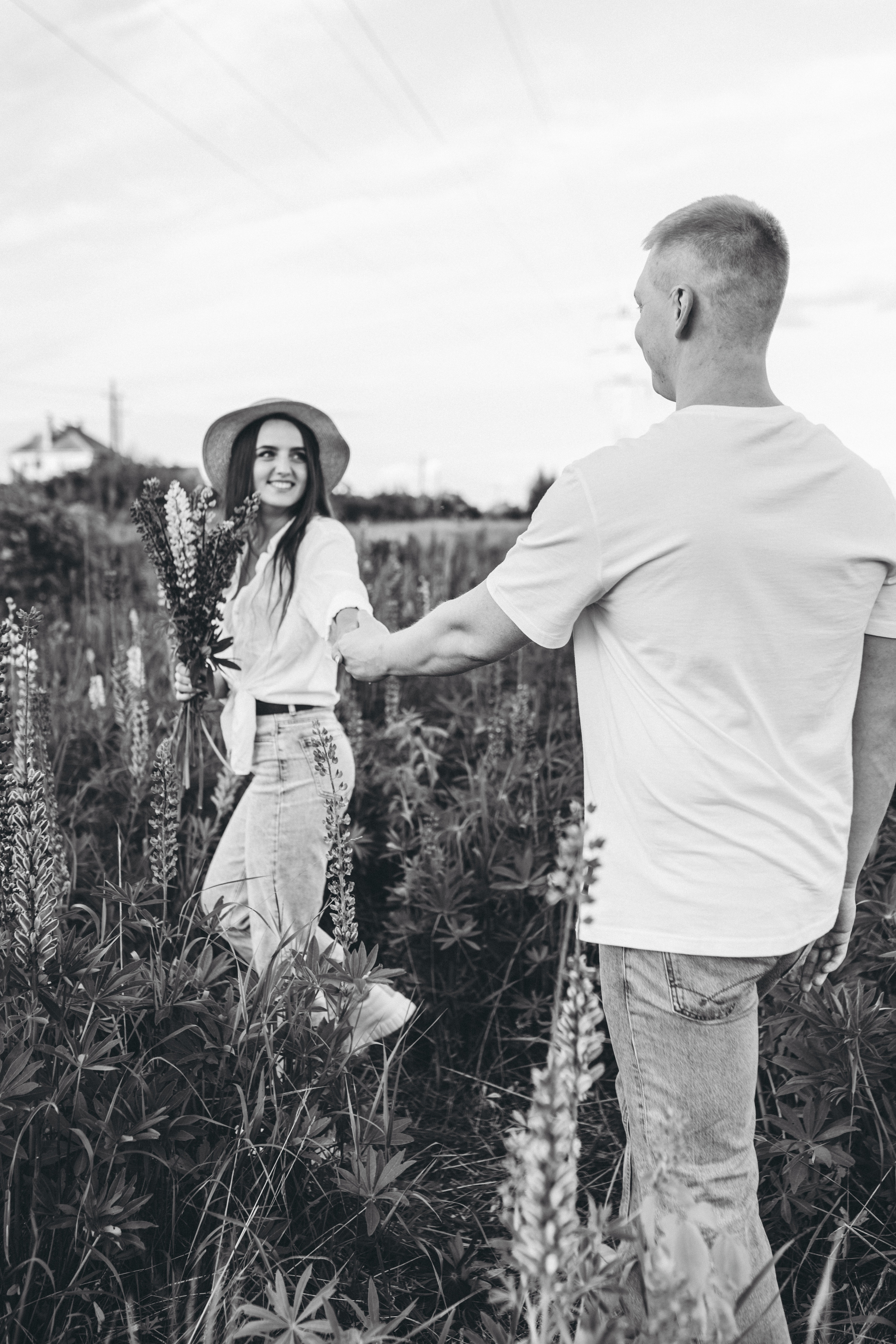 Прогулка по люпиновому полю с Лешей, Кристиной и Мишенькой. Мария Беседина. Фотография о любви