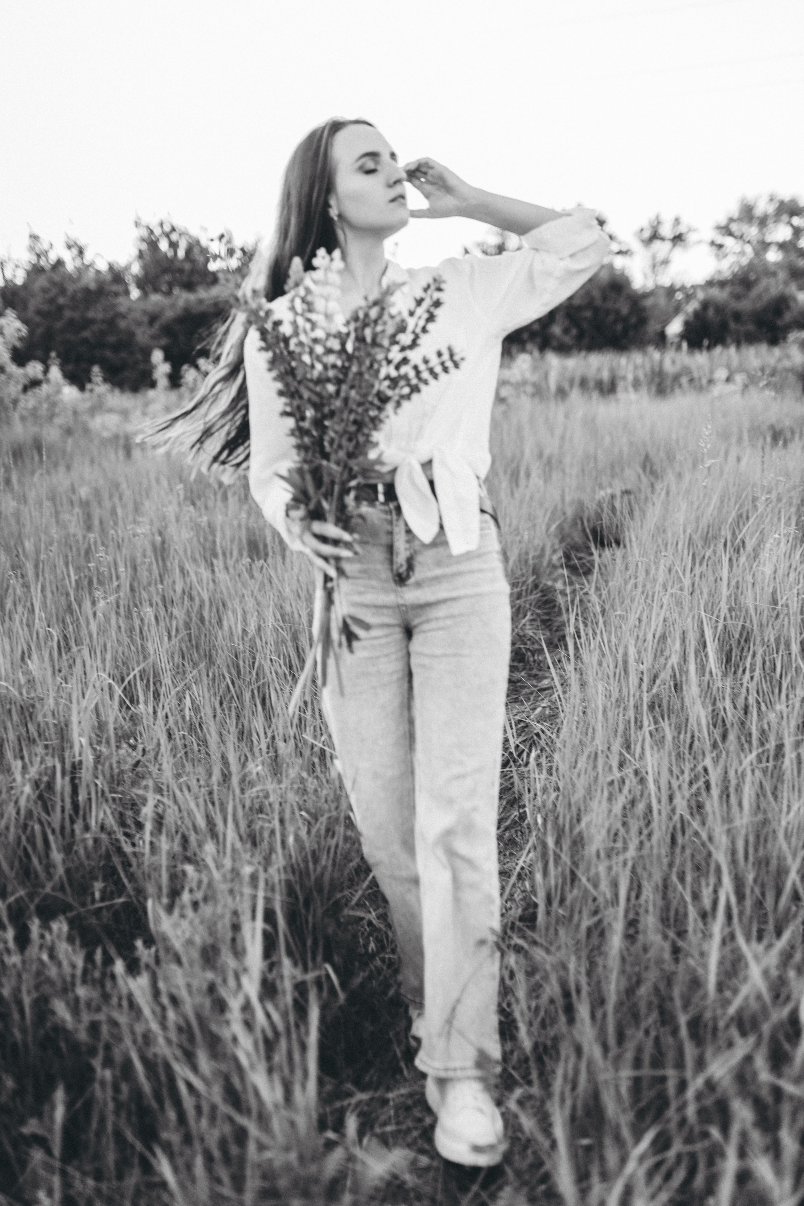 Прогулка по люпиновому полю с Лешей, Кристиной и Мишенькой. Мария Беседина. Фотография о любви