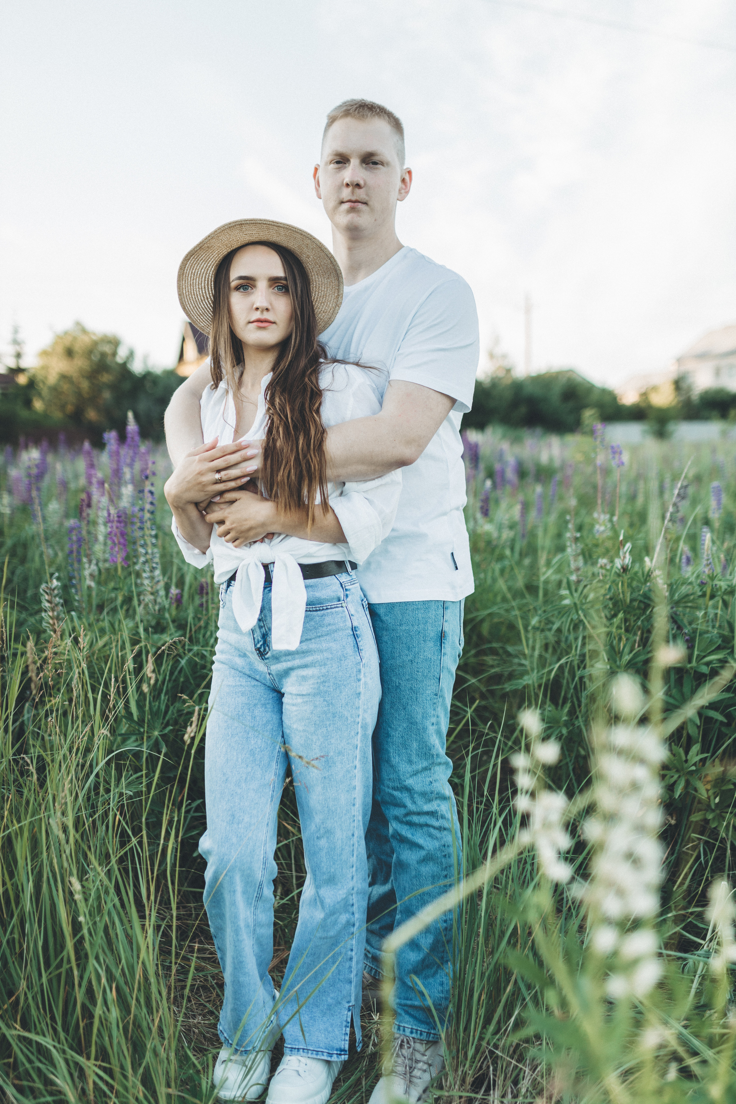 Прогулка по люпиновому полю с Лешей, Кристиной и Мишенькой. Мария Беседина. Фотография о любви