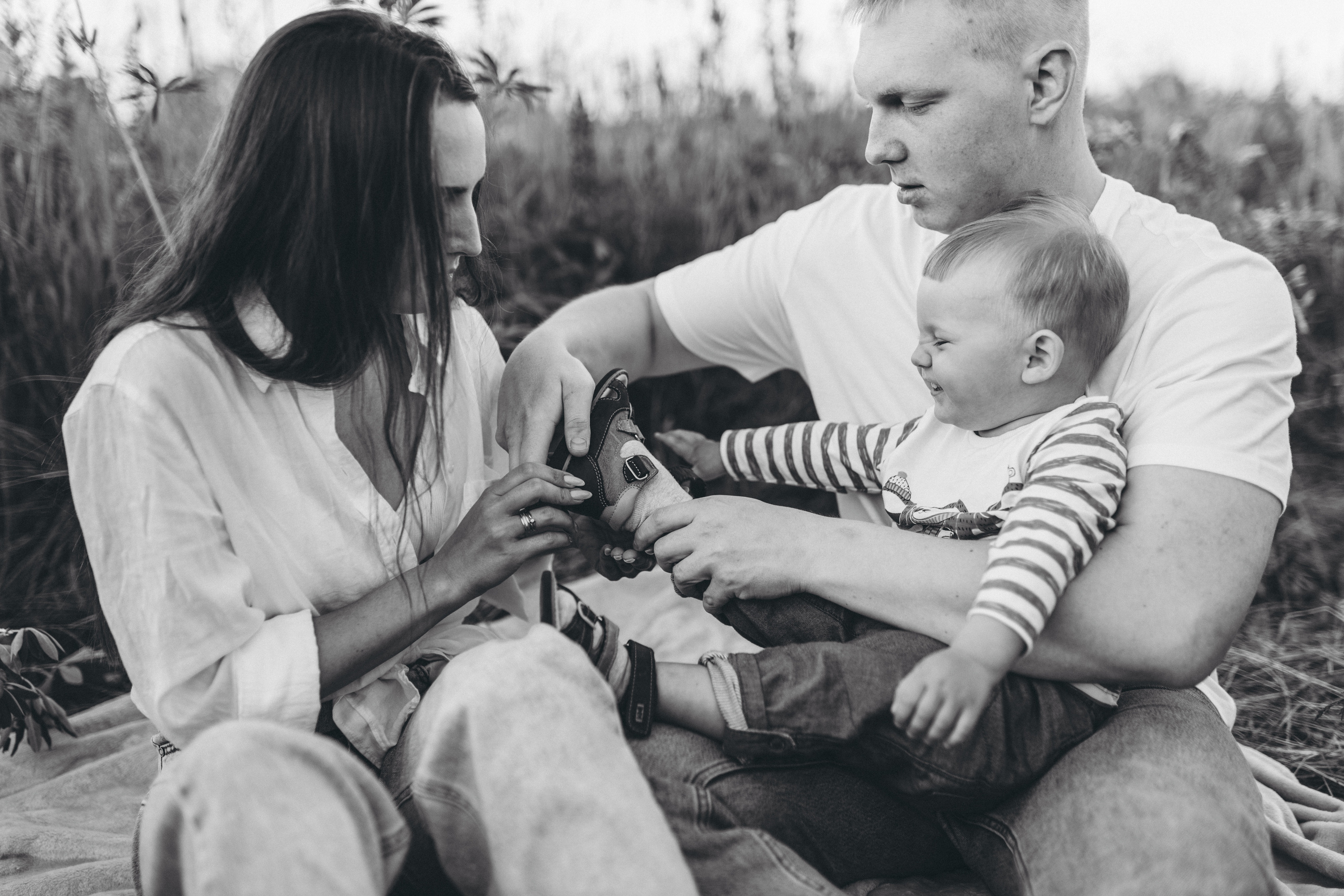 Прогулка по люпиновому полю с Лешей, Кристиной и Мишенькой. Мария Беседина. Фотография о любви