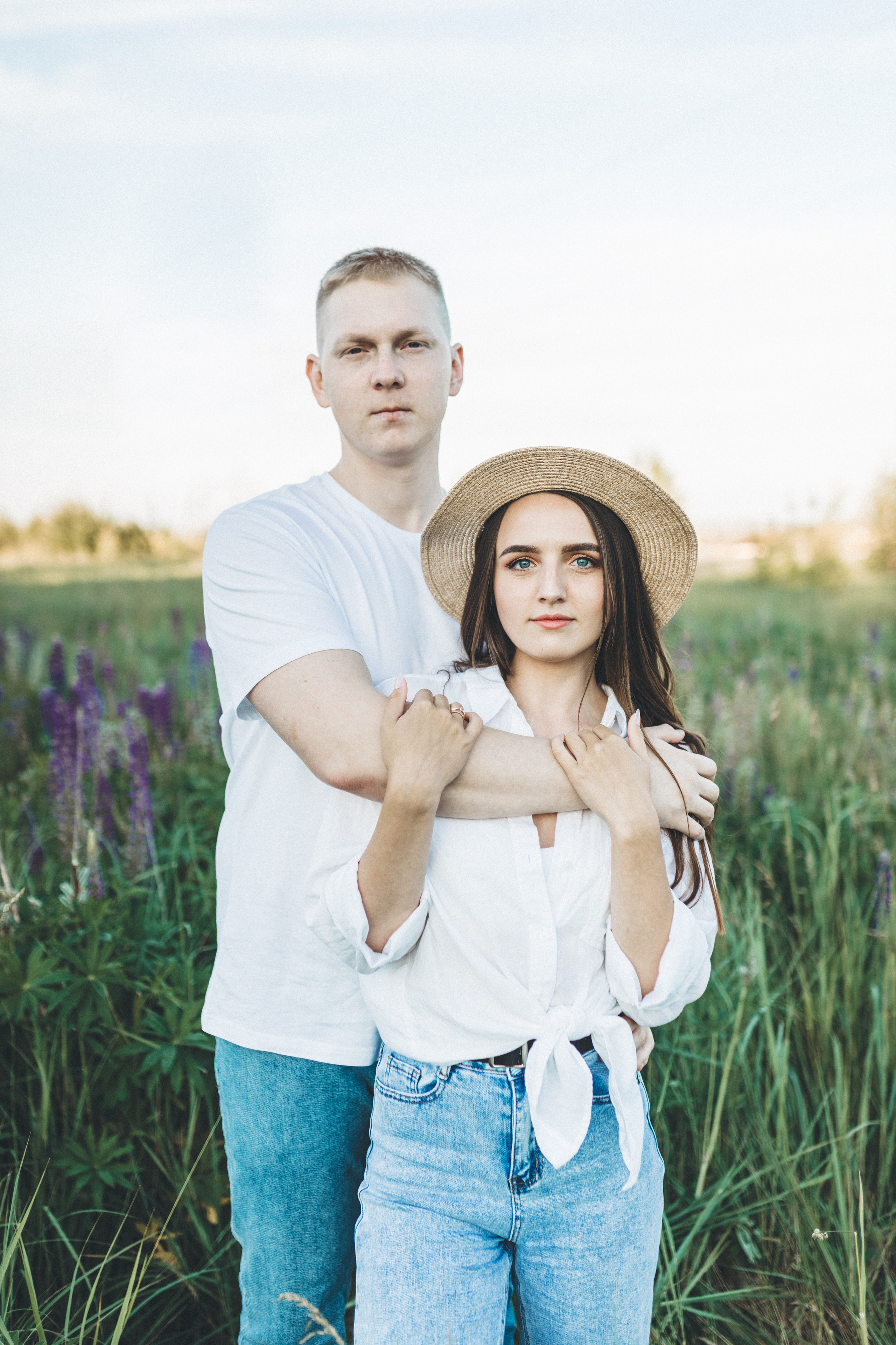 Прогулка по люпиновому полю с Лешей, Кристиной и Мишенькой. Мария Беседина. Фотография о любви