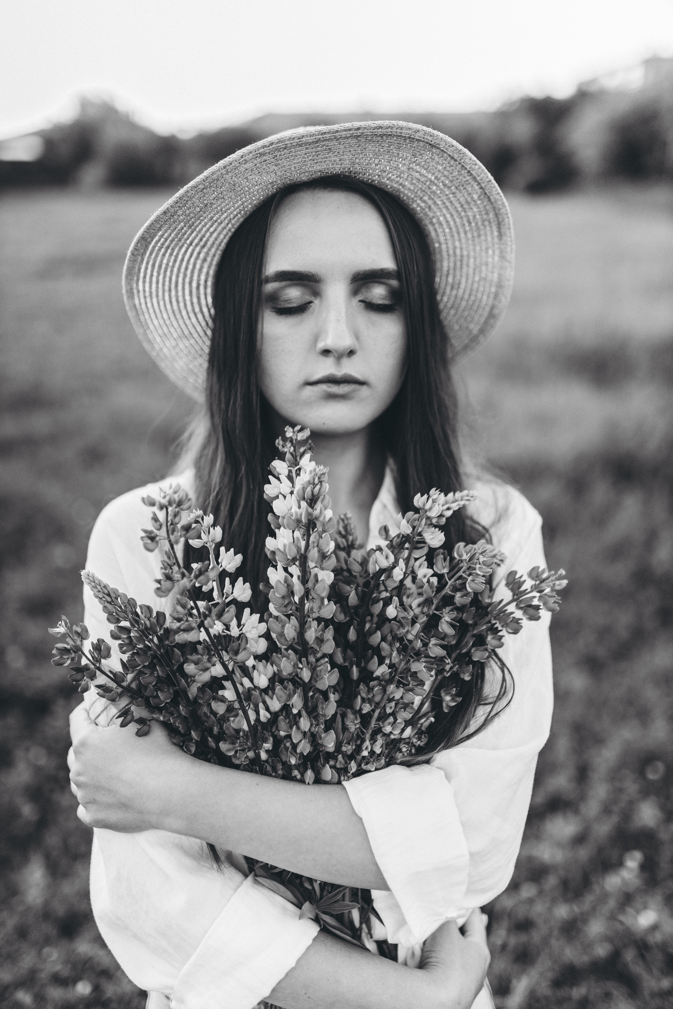 Прогулка по люпиновому полю с Лешей, Кристиной и Мишенькой. Мария Беседина. Фотография о любви