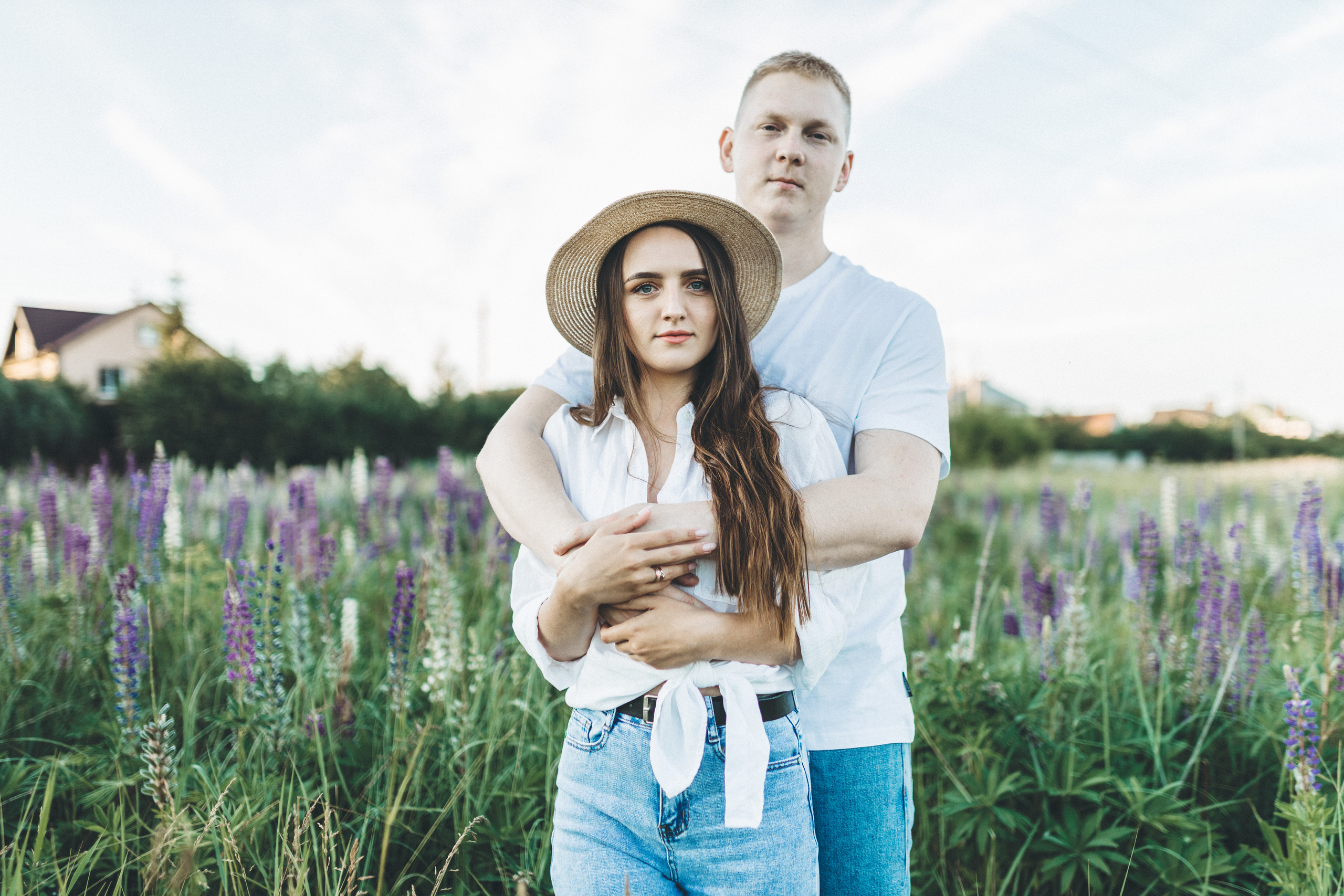 Прогулка по люпиновому полю с Лешей, Кристиной и Мишенькой. Мария Беседина. Фотография о любви