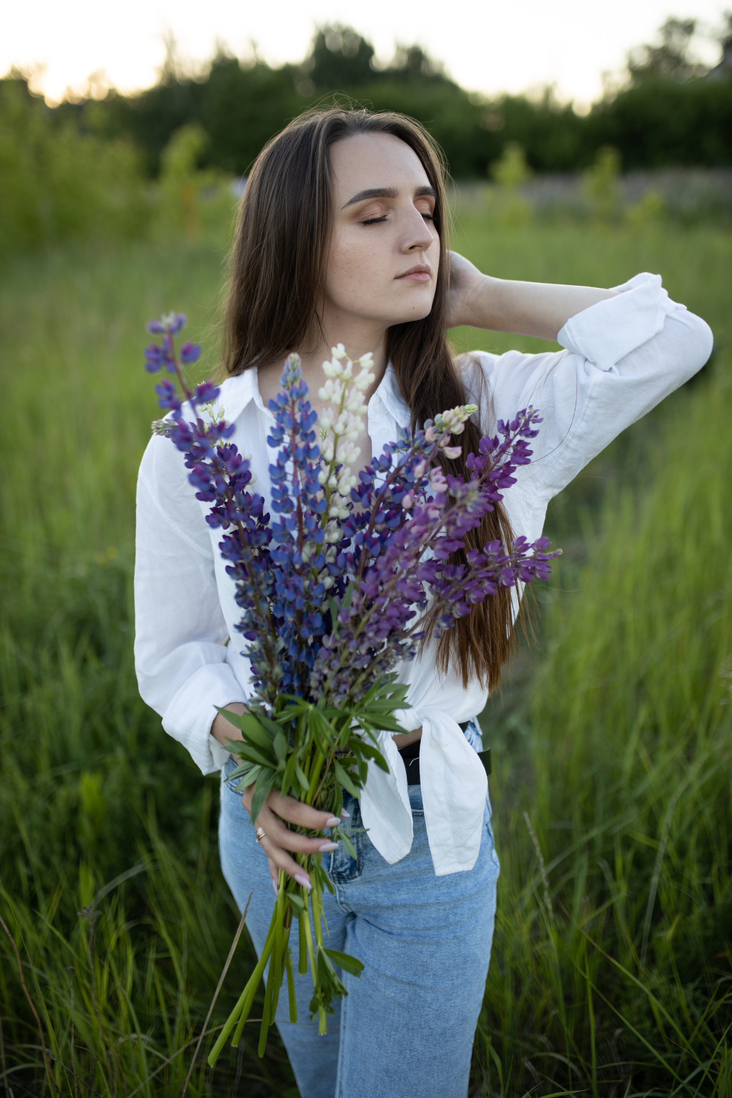 Прогулка по люпиновому полю с Лешей, Кристиной и Мишенькой. Мария Беседина. Фотография о любви