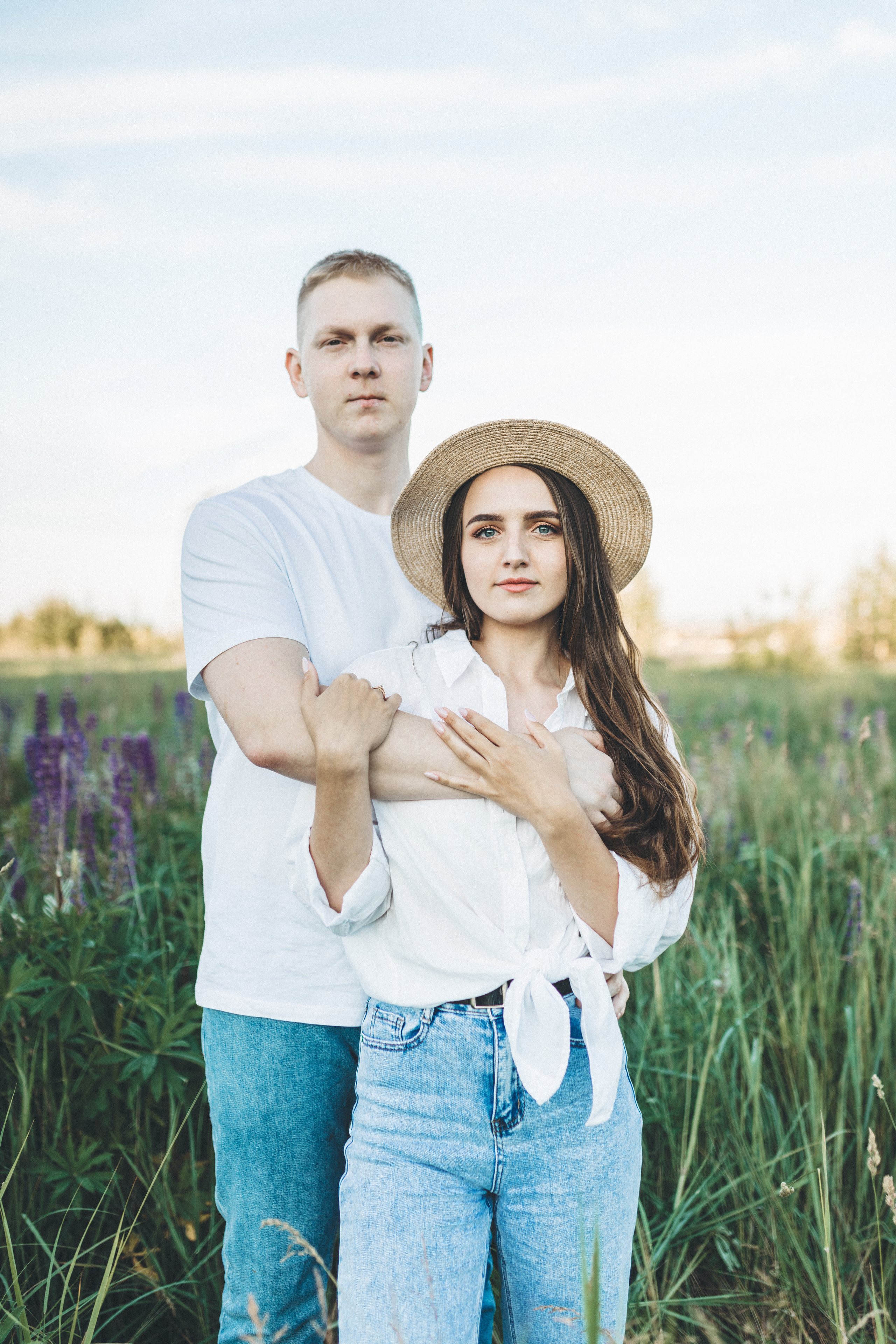 Прогулка по люпиновому полю с Лешей, Кристиной и Мишенькой. Мария Беседина. Фотография о любви