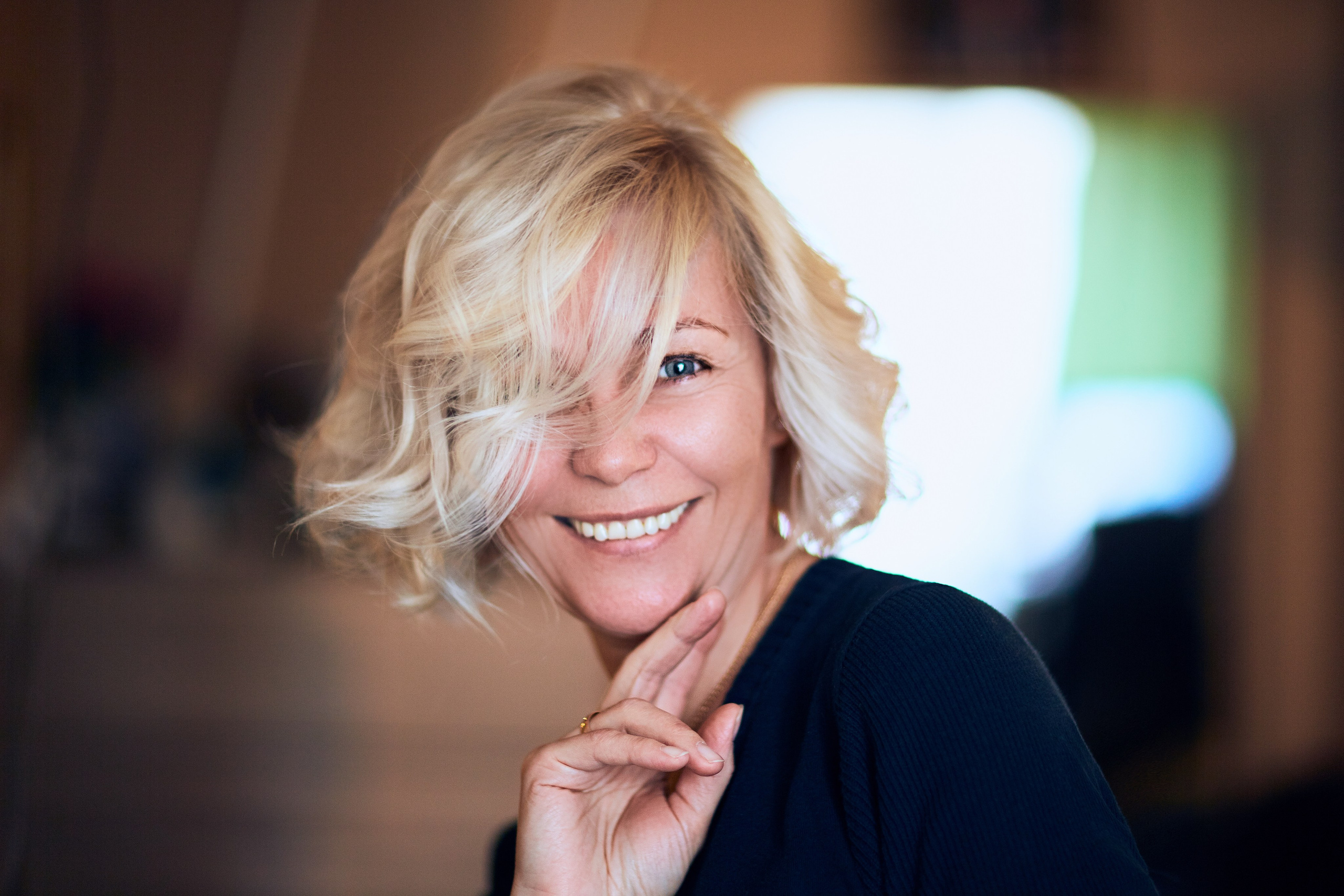 Все виды и любой сложности: Стрижки, Колористика, Укладки, Вечерние прически. DMITRY MOISEENKO — фотограф, художник, топ-стилист