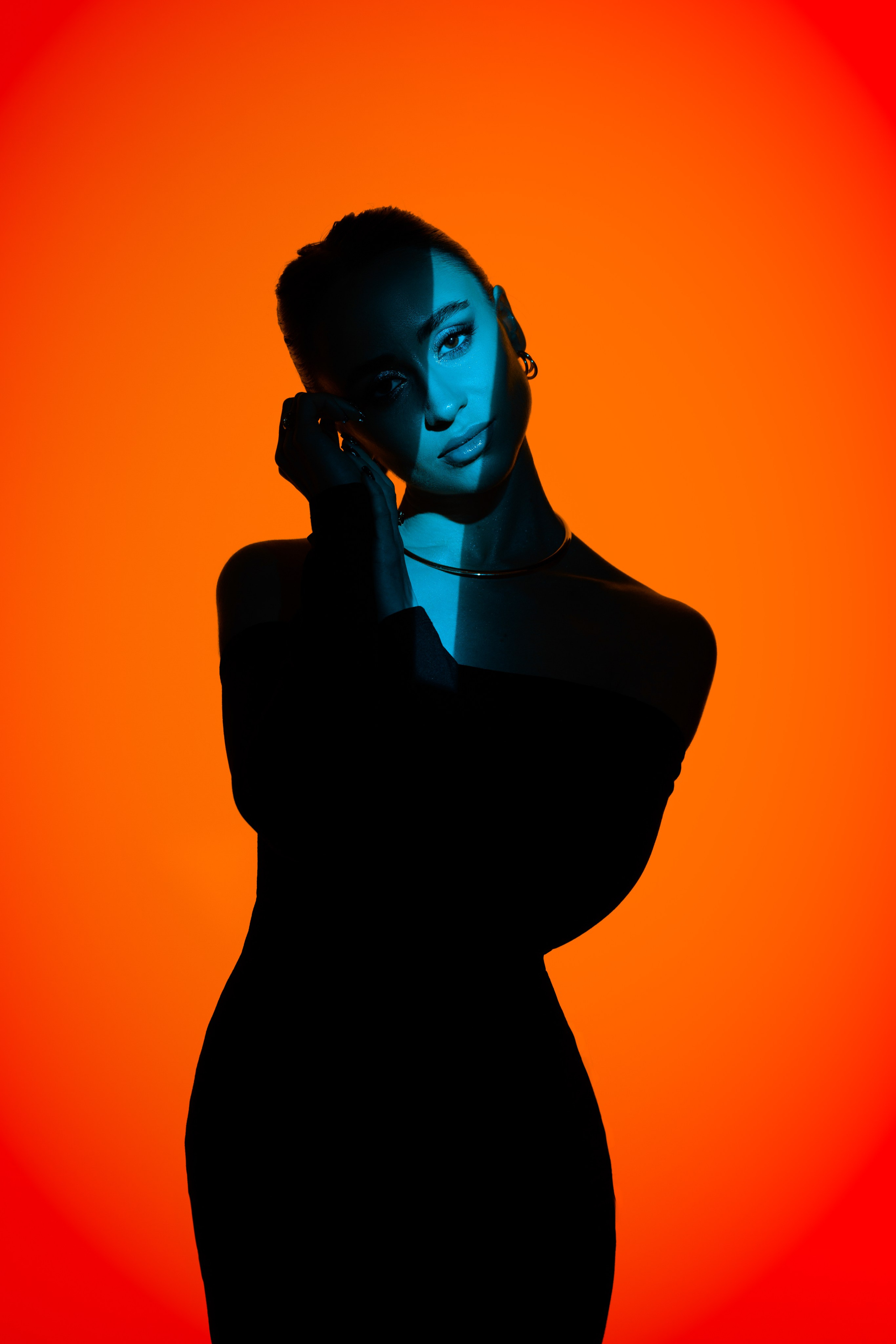 Цветной свет и фигуры. Фотограф Минск