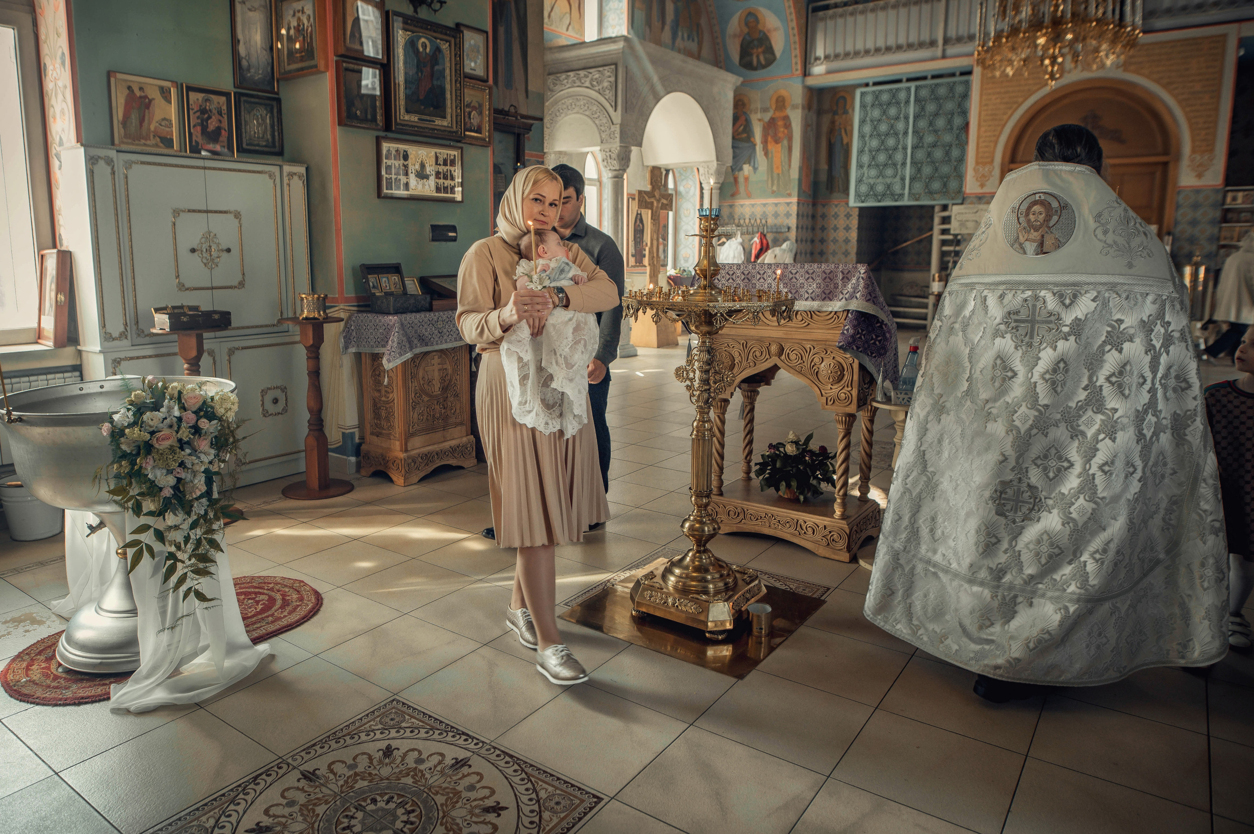 Таинство Крещение Василисы. Храм Всех Святых в Земле Российской просиявших г. Волгоград. Церковный, семейный и репортажный фотограф Волгоград, Волжский