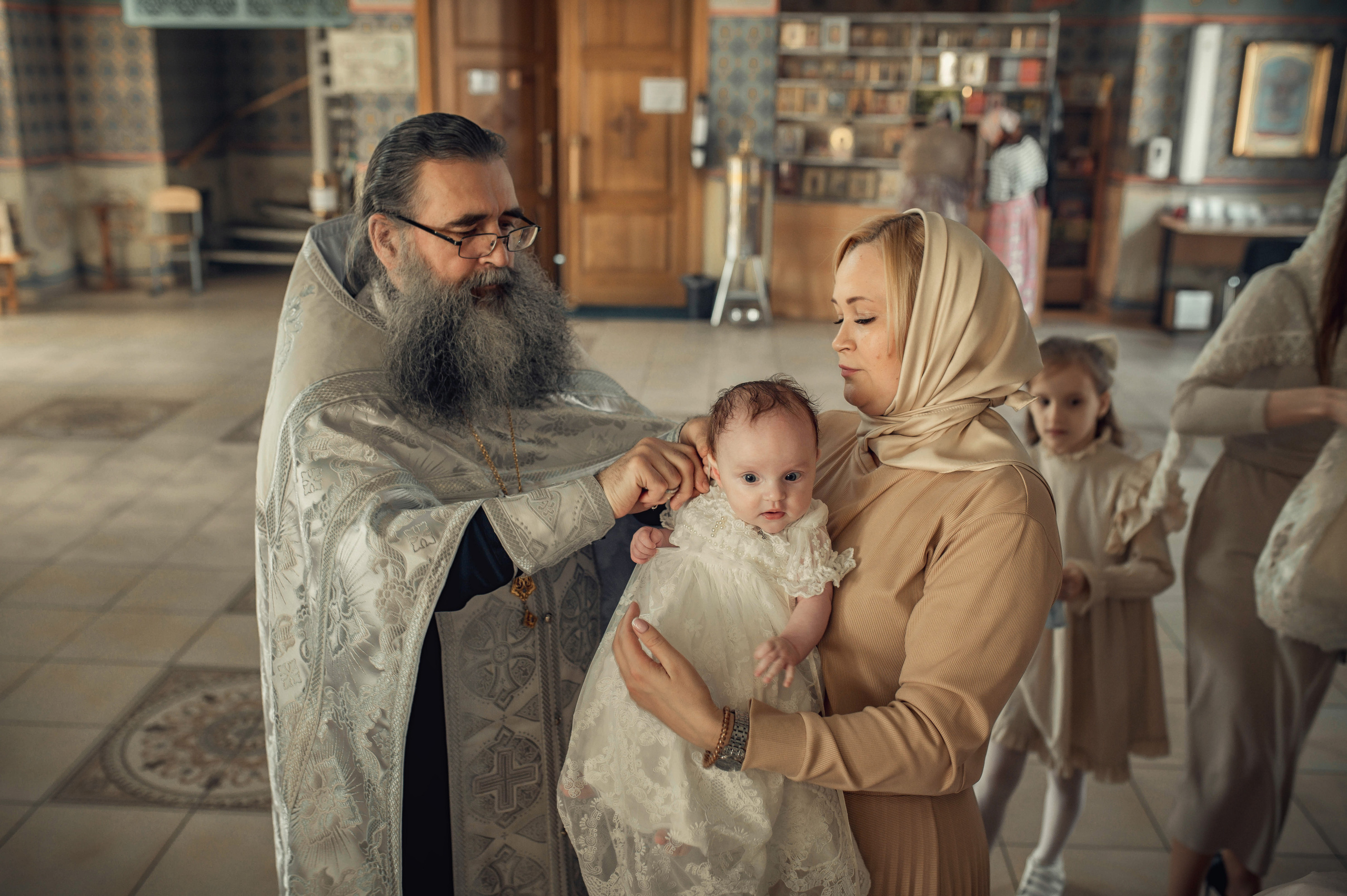 Таинство Крещение Василисы. Храм Всех Святых в Земле Российской просиявших г. Волгоград. Церковный, семейный и репортажный фотограф Волгоград, Волжский