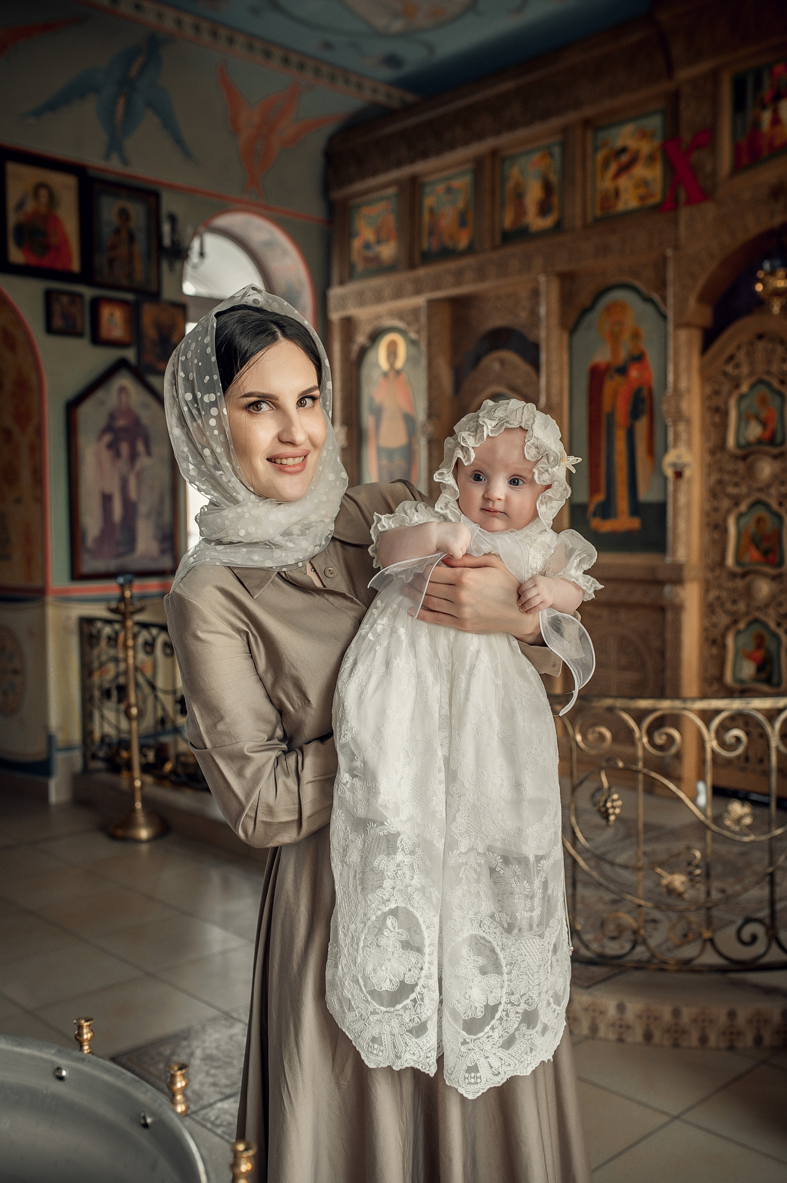 Таинство Крещение Василисы. Храм Всех Святых в Земле Российской просиявших г. Волгоград. Церковный, семейный и репортажный фотограф Волгоград, Волжский