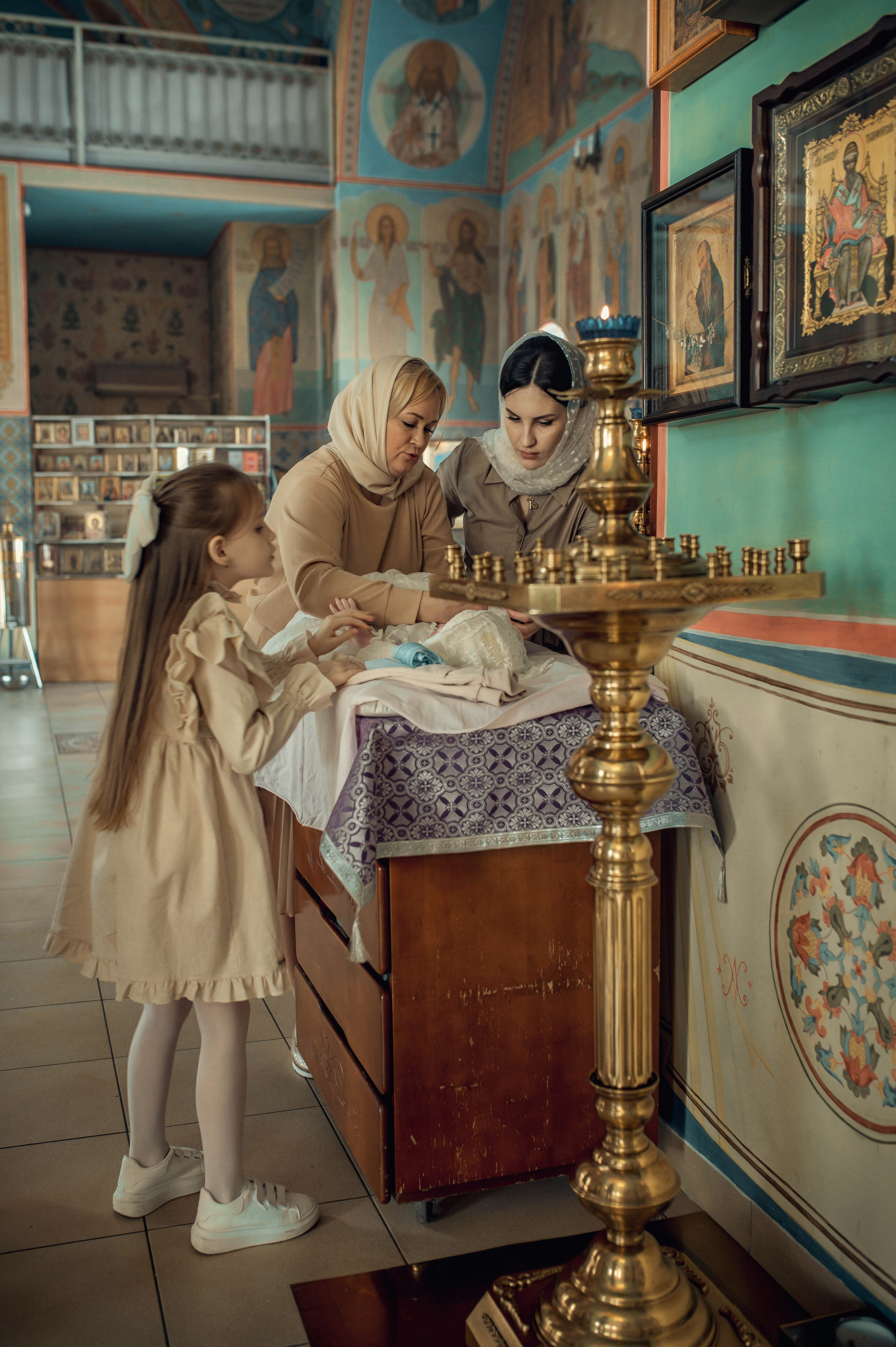 Таинство Крещение Василисы. Храм Всех Святых в Земле Российской просиявших г. Волгоград. Церковный, семейный и репортажный фотограф Волгоград, Волжский
