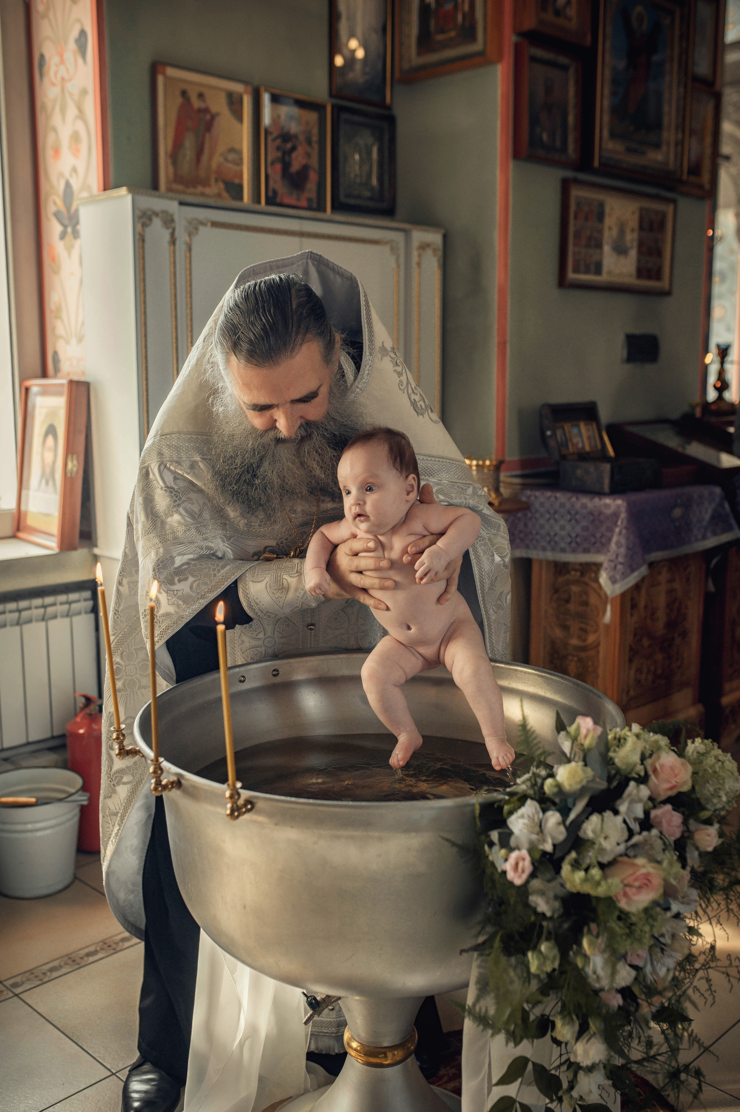 Таинство Крещение Василисы. Храм Всех Святых в Земле Российской просиявших г. Волгоград. Церковный, семейный и репортажный фотограф Волгоград, Волжский