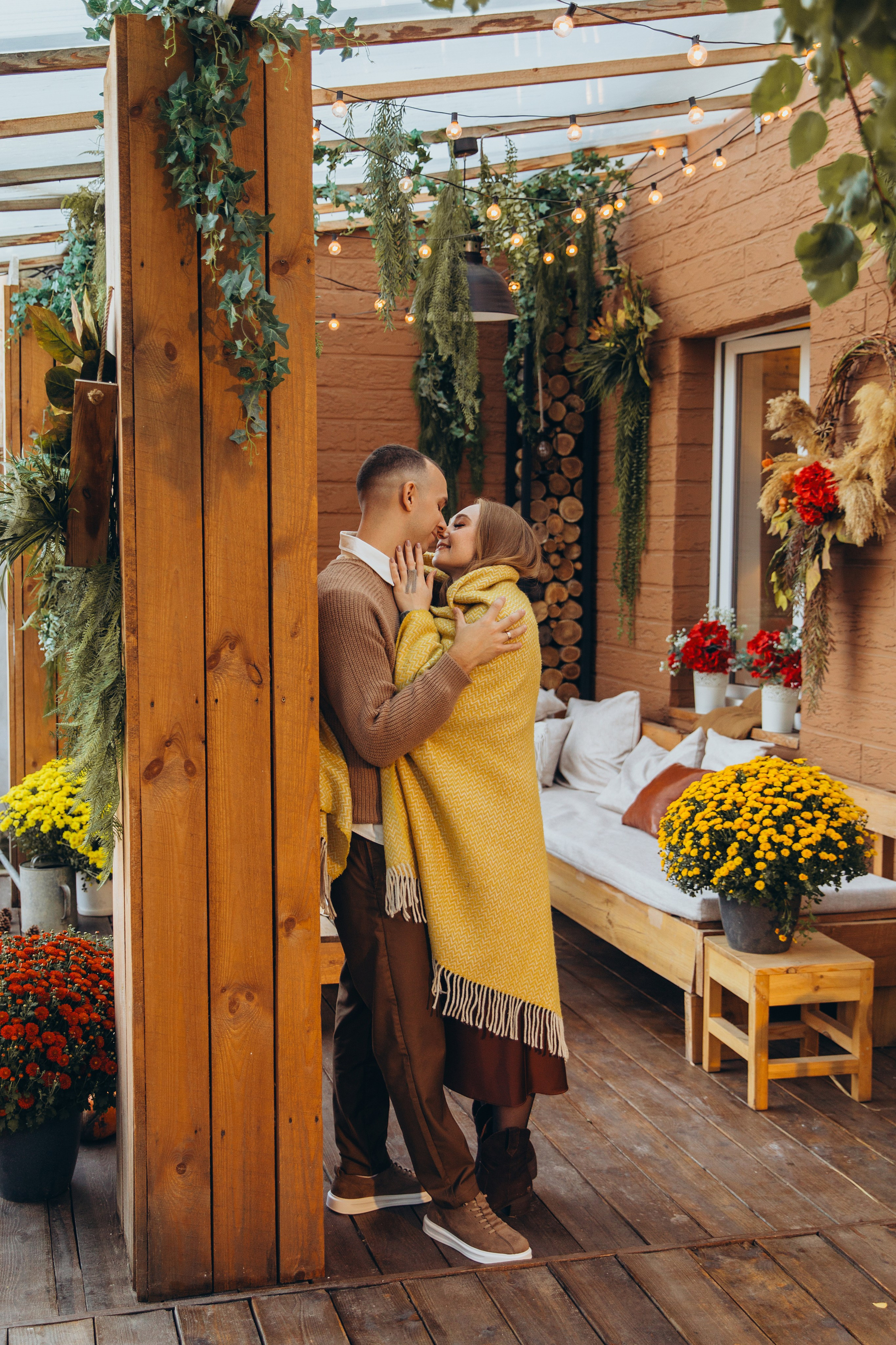 Уличная локация «ТЕРАССА». Фотостудия в Мариуполе «Берлога»