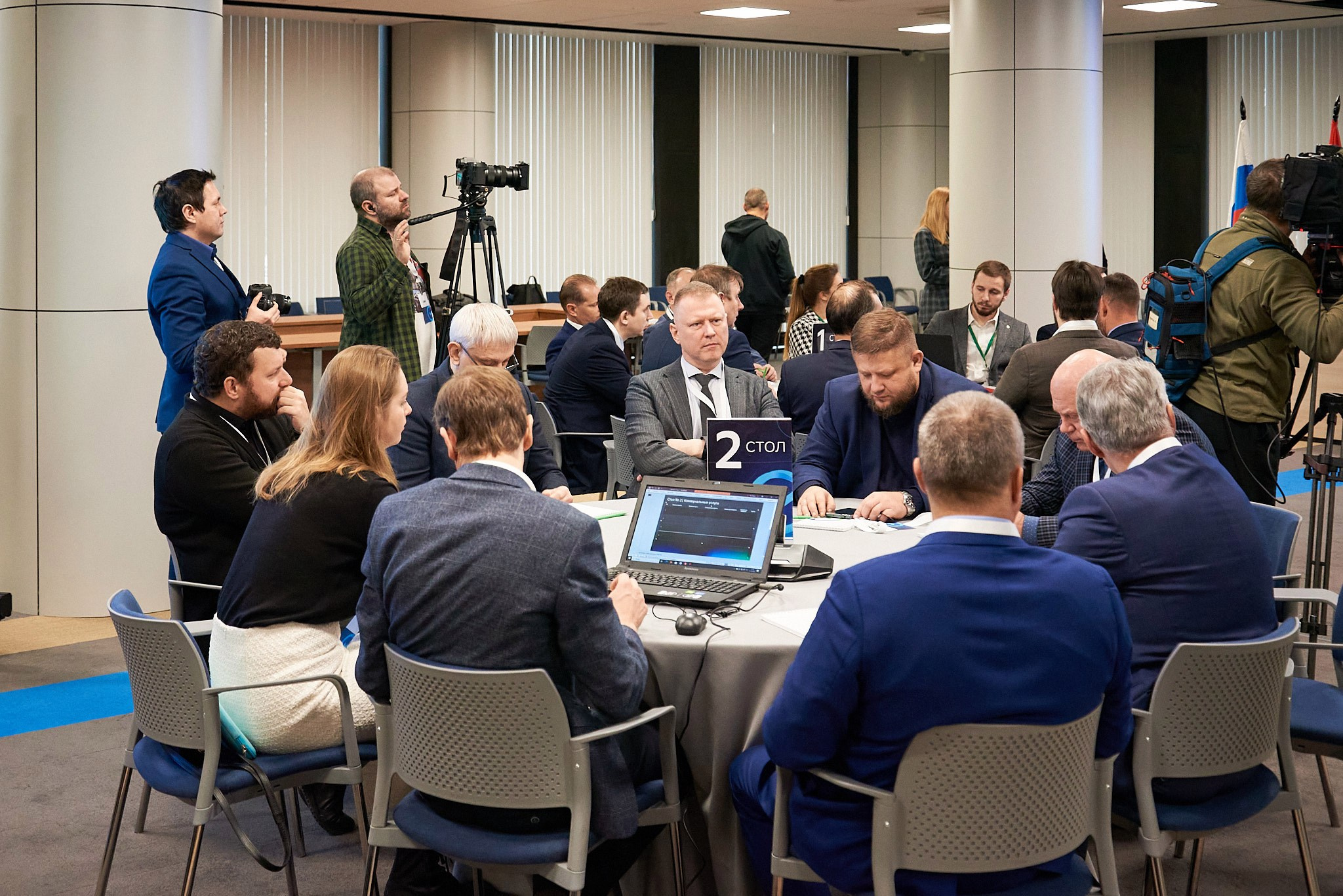 Дизайн-сессия ИИ трансформации Санкт-Петербурга. Иван Ступа, репортажный фотограф в Санкт-Петербурге и Ленинградской области