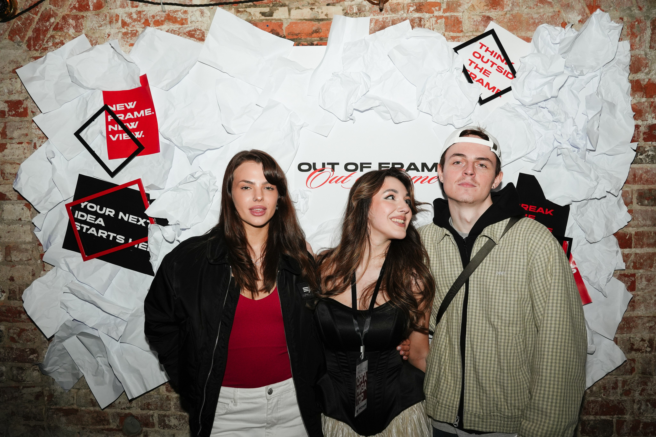 «OUT OF FRAME» / 18.06. Репортажный фотограф в Москве Старовойтов Матвей