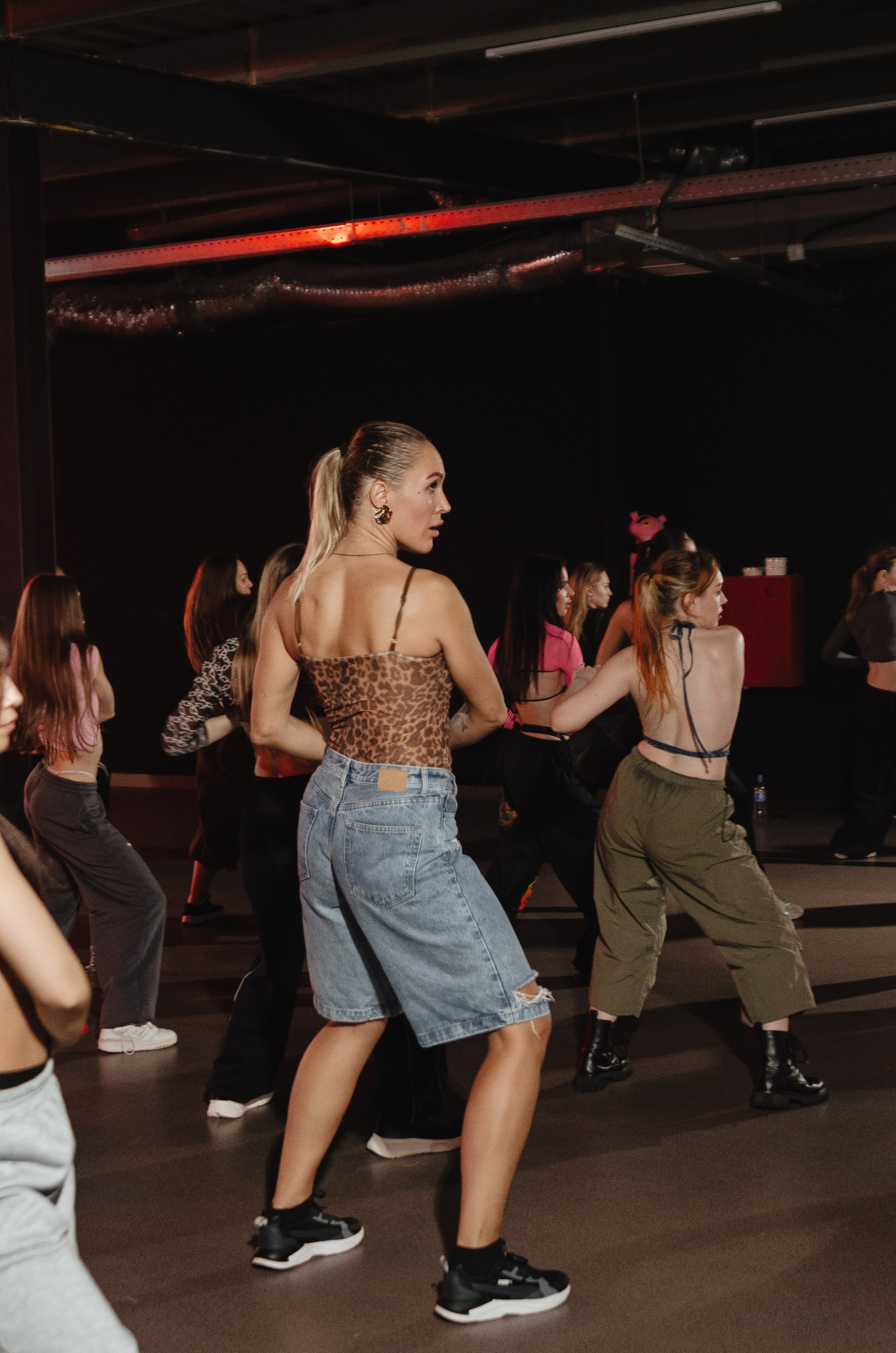 Мастер-классы по High Heels/Girly hip-hop от Оксаны ATTA. Денисова Аля — фотограф для парных съемок и индивидуальных историй в Барнауле