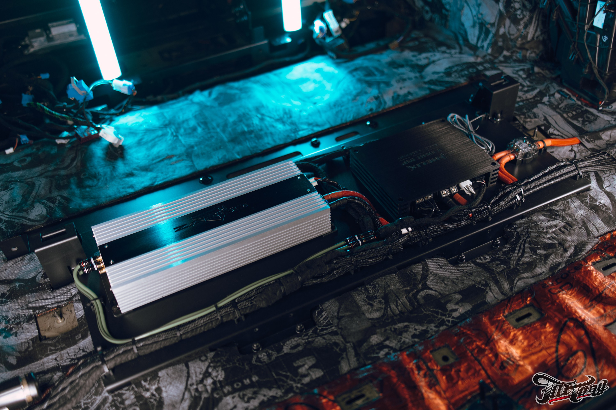 Cadillac escalade акустическая система и изготовление сабвуфера. DeLorein