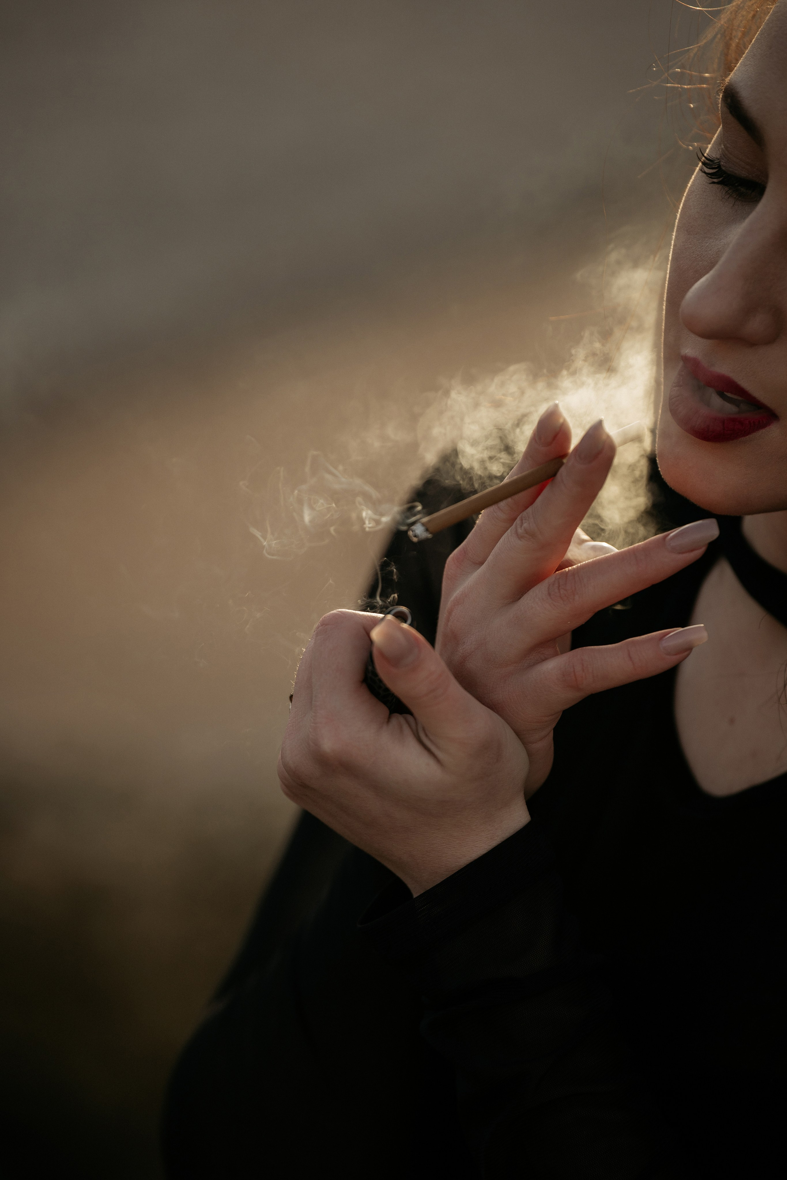 Профессиональная постановка света для портрета на пляже