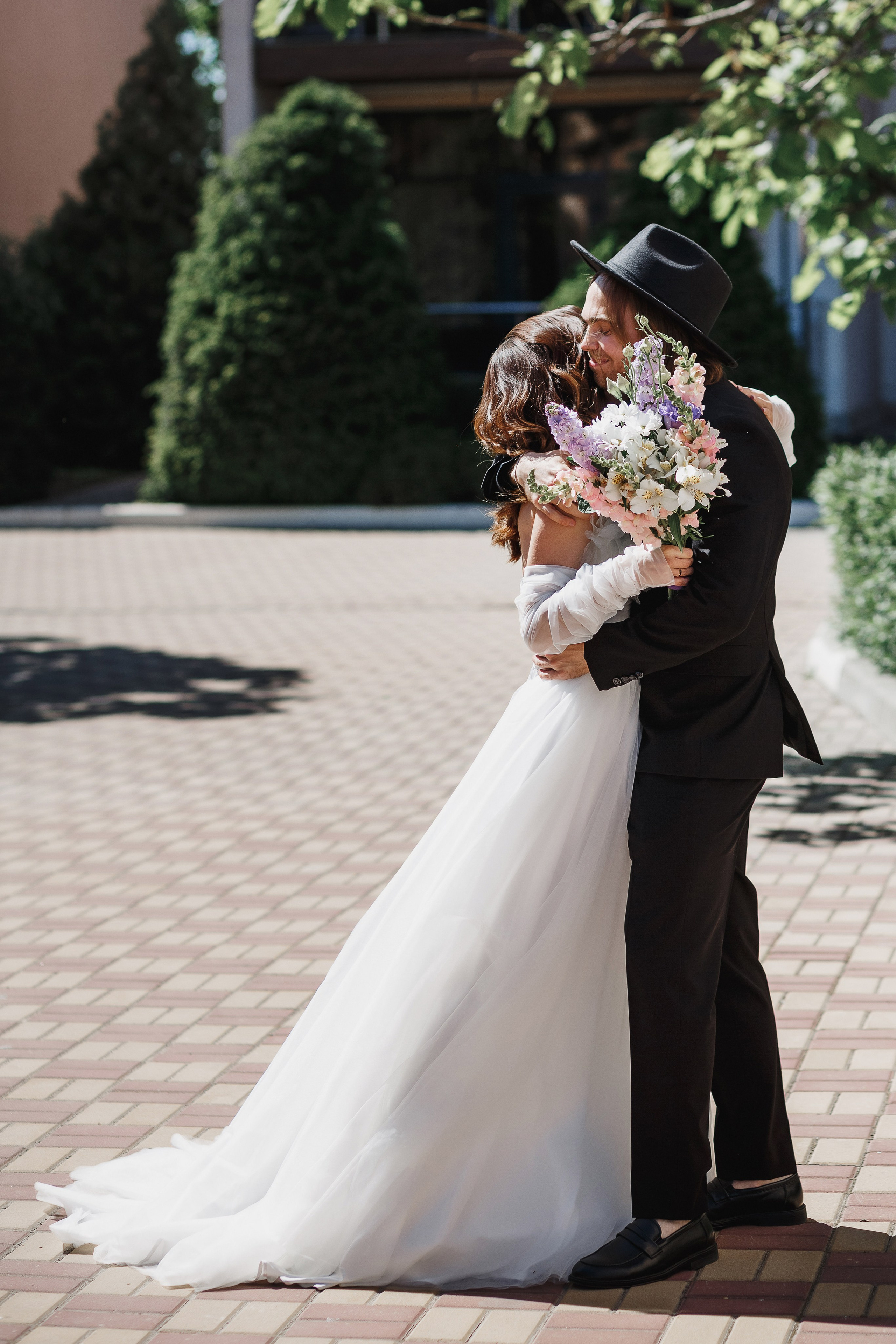 Свадебная фотосессия Михаила и Валерии на Чеховской набережной. Свадебный и семейный фотограф в Таганроге Бакарюк Антон