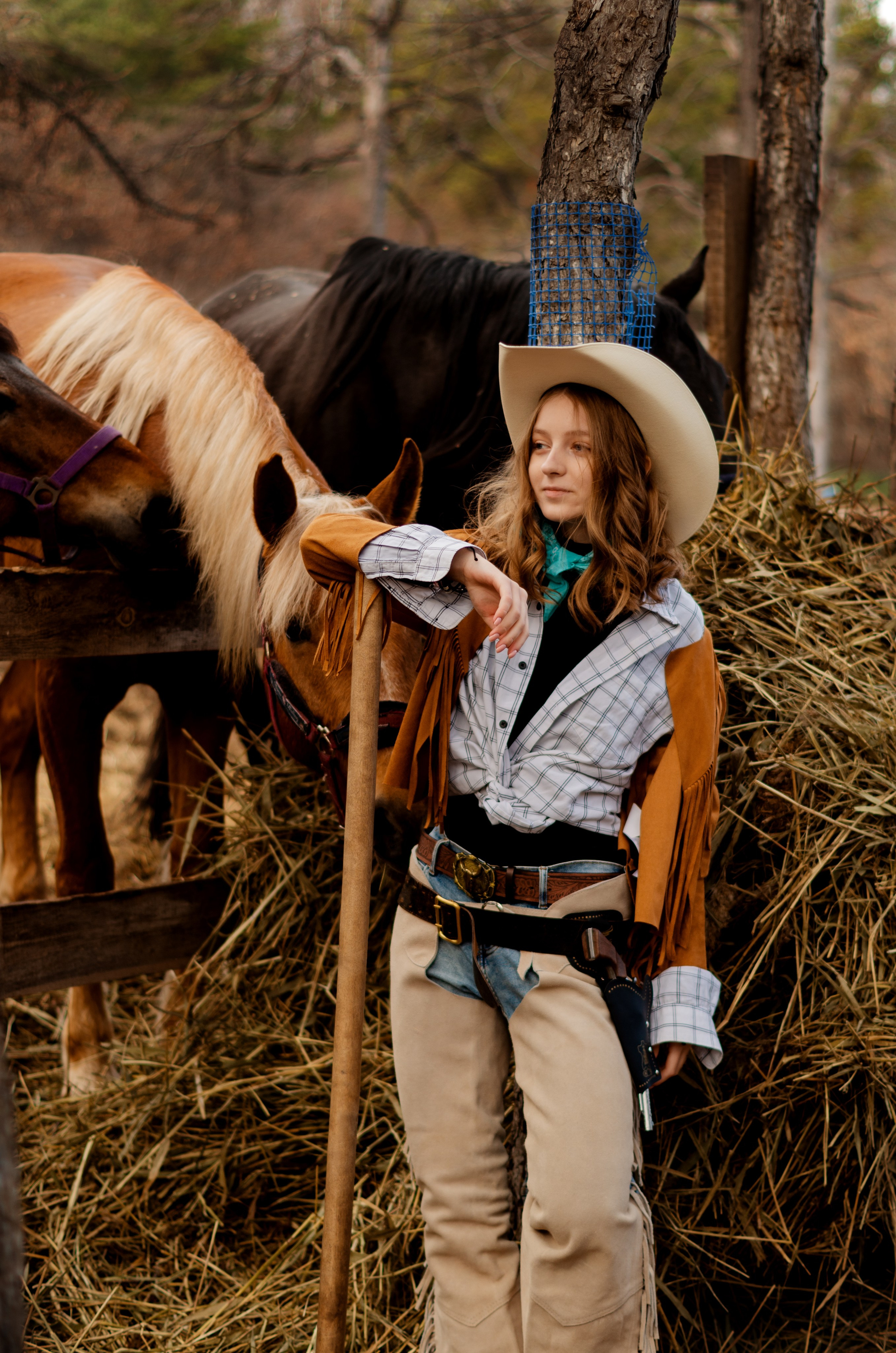 Ковбойская девчонка. Фотограф Марина Доглядная Челябинск фотосессии с лошадьми, мотоциклами