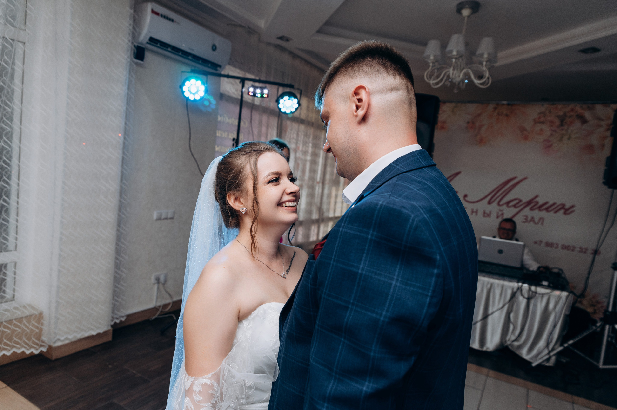 Прогулка, регистрация, банкет. Фотограф в Новосибирске